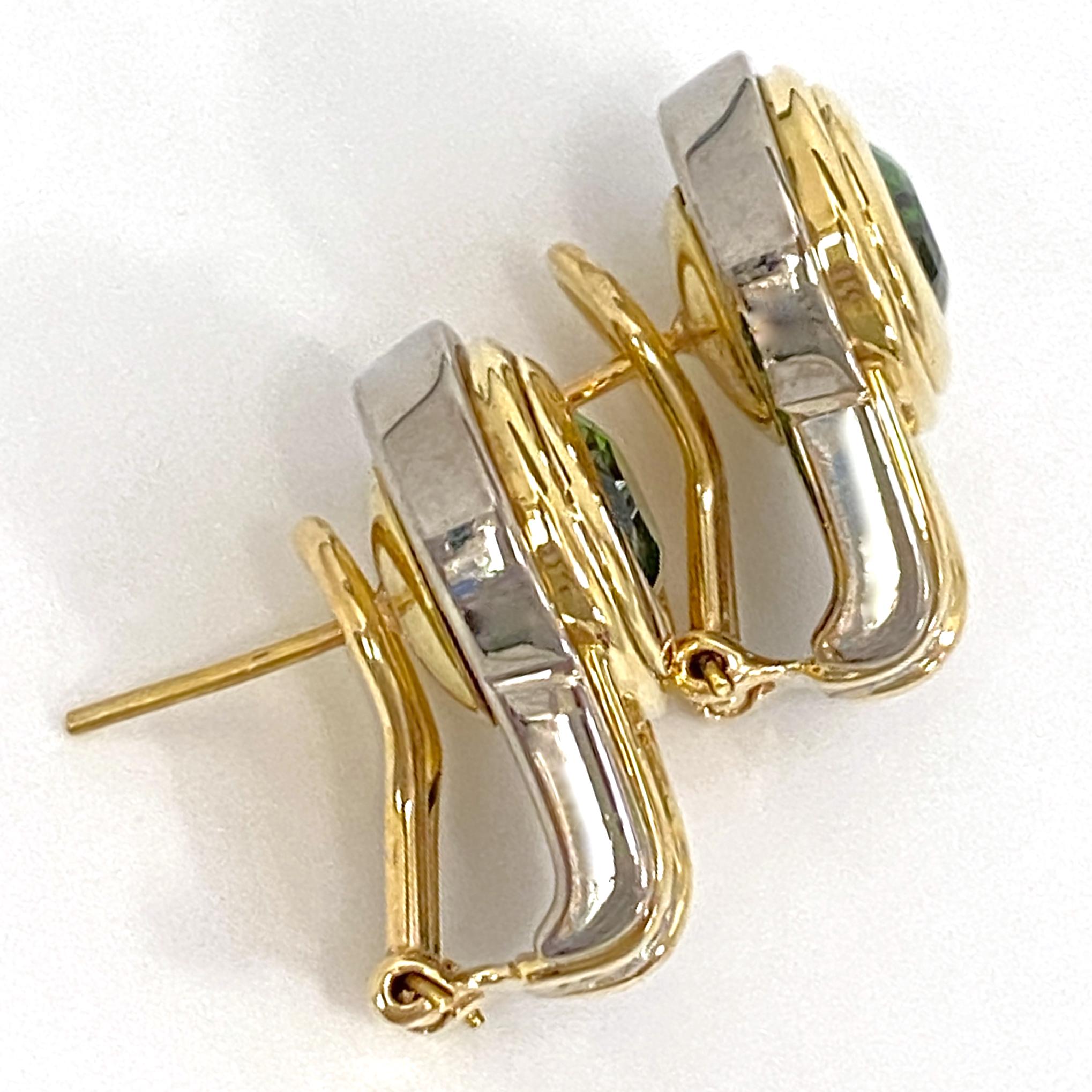 Grüner Turmalin Omega Clip-Post-Ohrringe aus 18 Karat Gold mit weißen Diamanten im Angebot 6