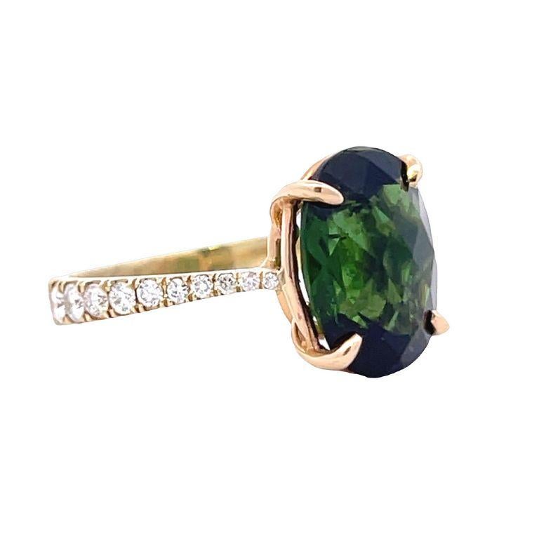 Modern Green Tourmaline Oval 5.07ct Round Diamond 0.55ct Cocktail Ring in 14kyellowgold For Sale