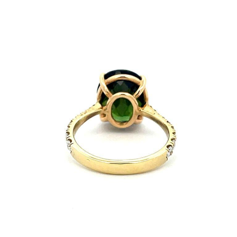 Green Tourmaline Oval 5.07ct Round Diamond 0.55ct Cocktail Ring in 14kyellowgold In New Condition For Sale In New York, NY