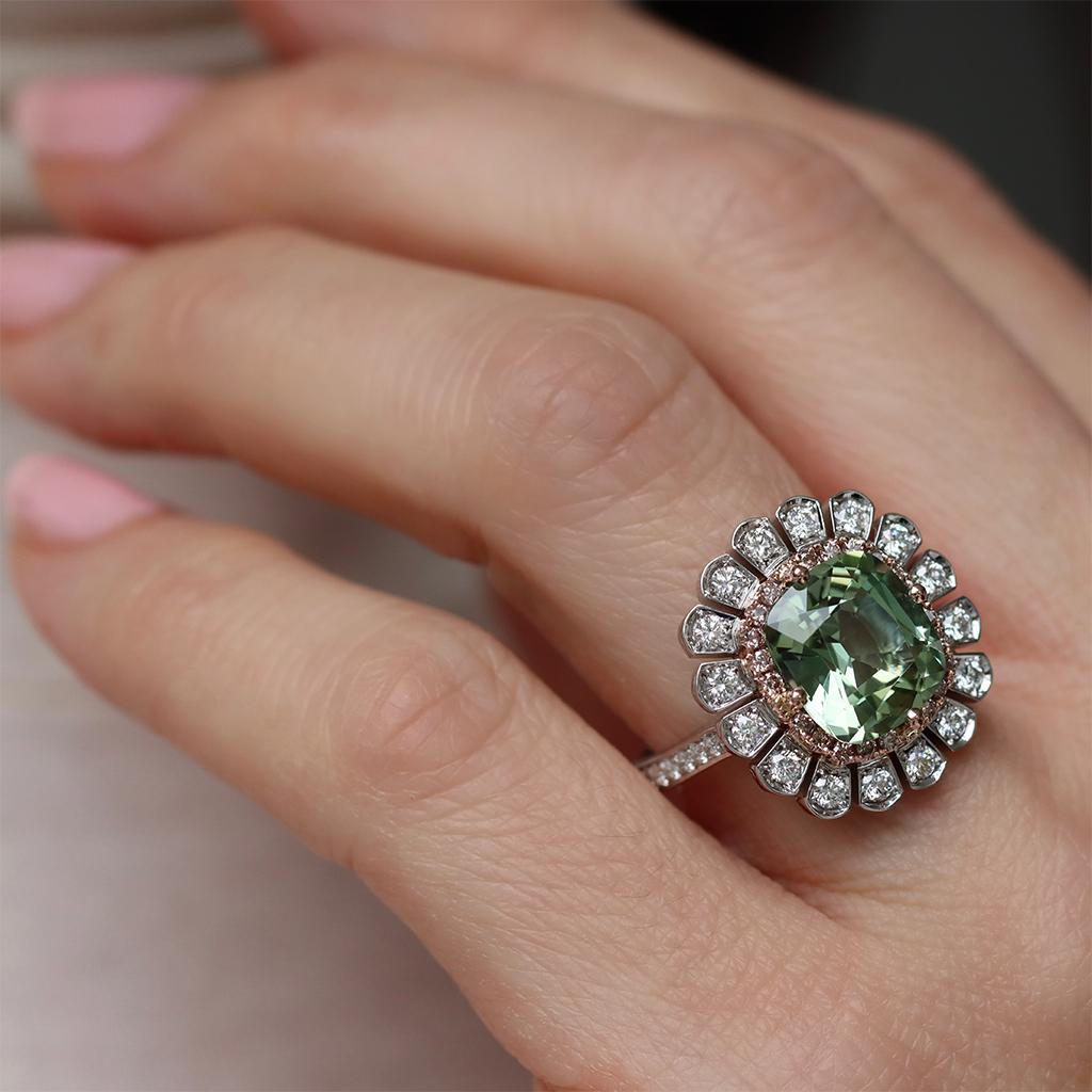 Bague cocktailtourage en tourmaline verte et diamant rose en vente 9