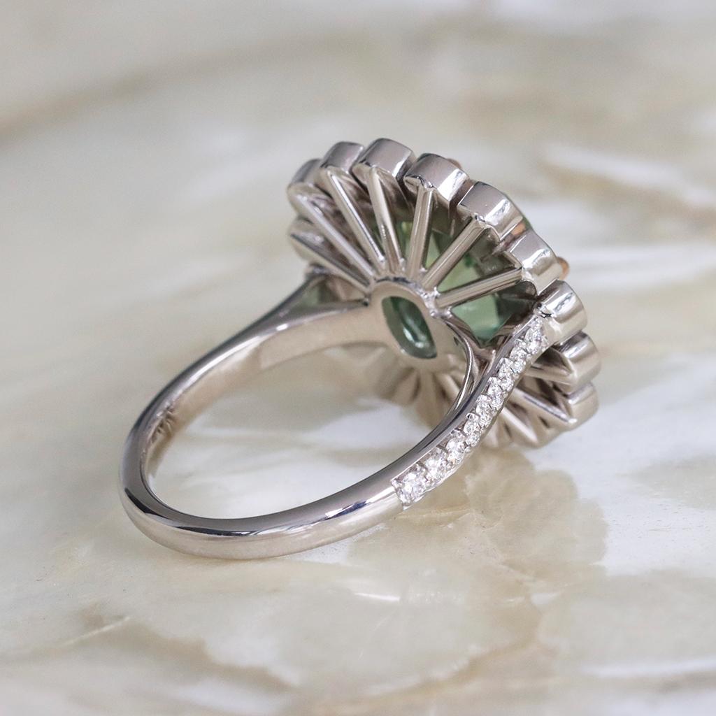 Bague cocktailtourage en tourmaline verte et diamant rose en vente 2