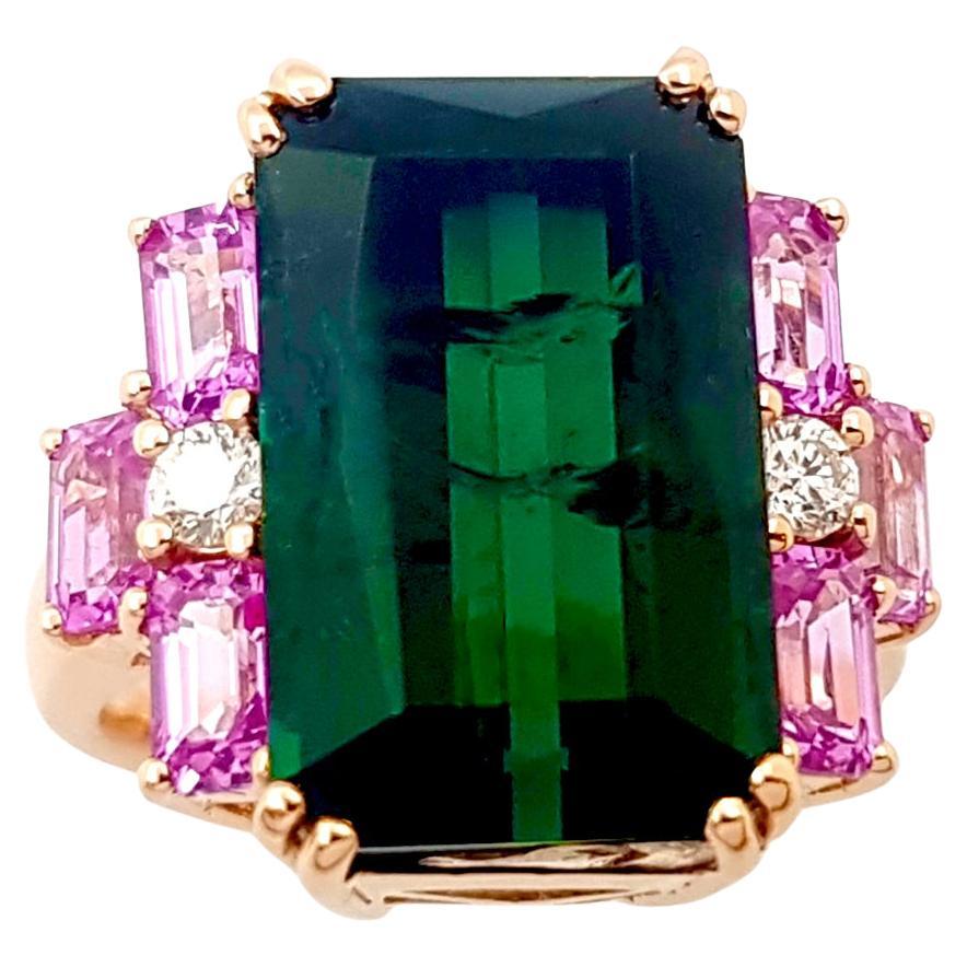 Bague en or rose 18 carats sertie de tourmaline verte, saphir rose et diamants