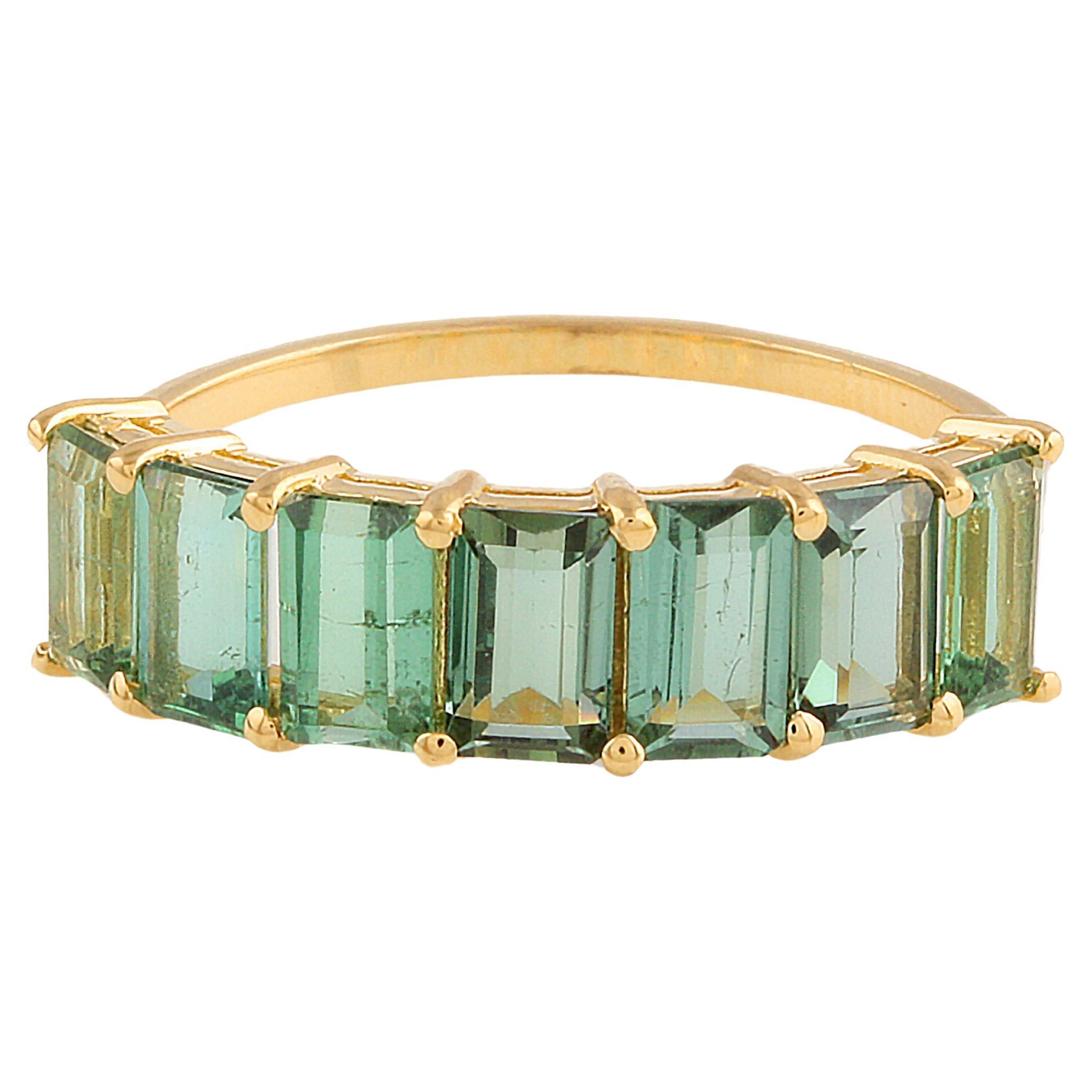 Rechteckiger Ring aus 18 Karat Gelbgold mit grünem Turmalin im Angebot