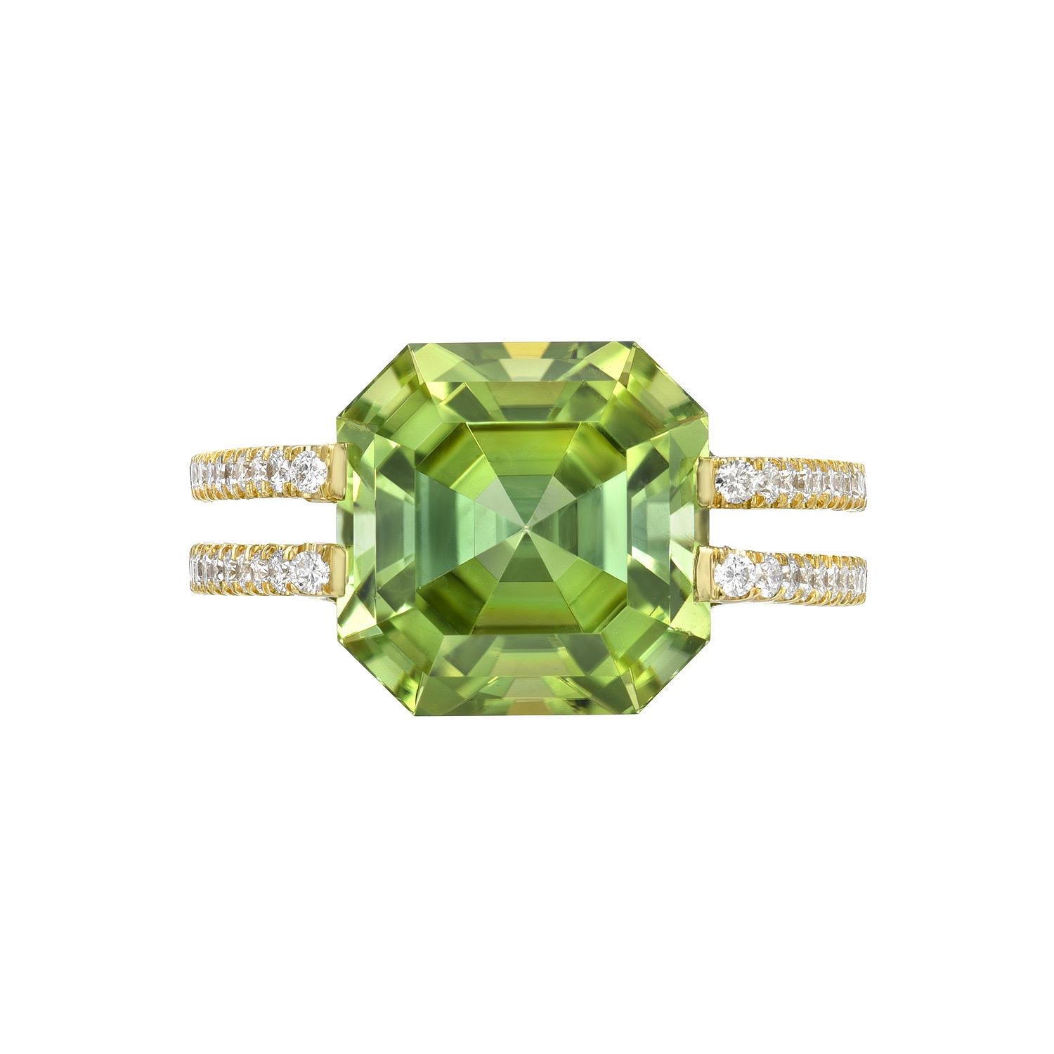 Contemporary Mint Green Tourmaline Ring 7.54 Carat Square Emerald Cut For Sale