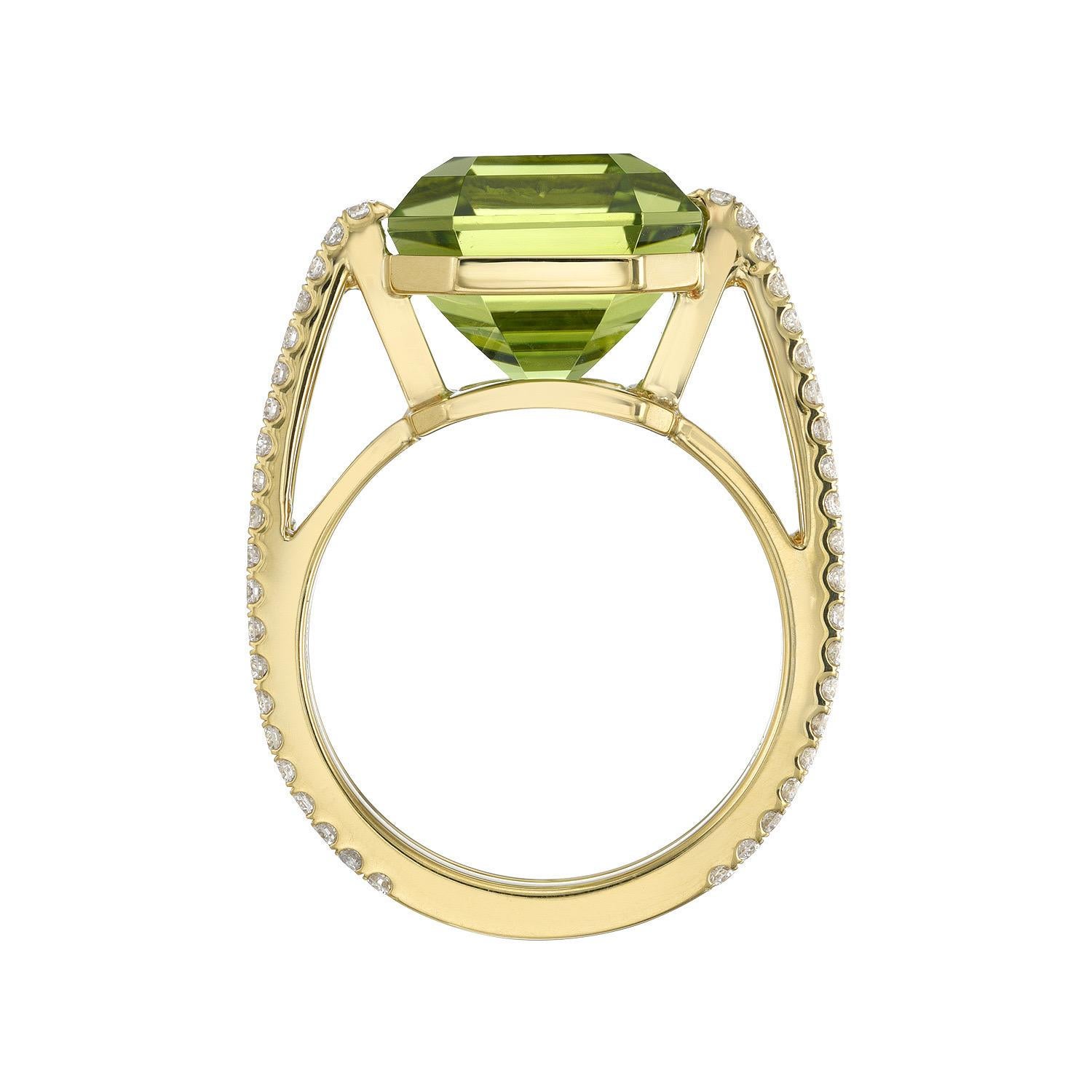 Women's Mint Green Tourmaline Ring 7.54 Carat Square Emerald Cut For Sale
