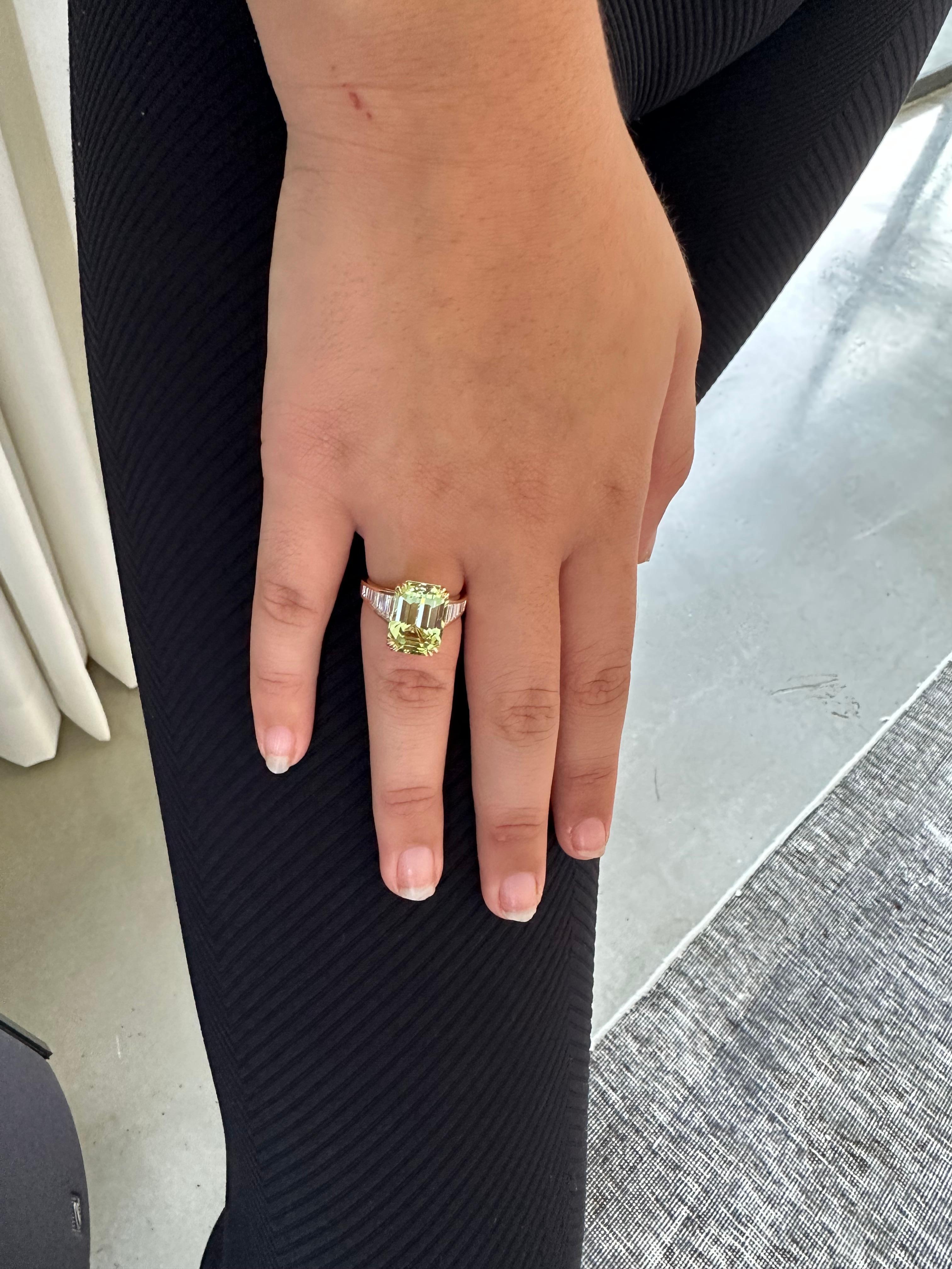 Green Tourmaline Ring 7.86 Carat Emerald Cut In New Condition In Beverly Hills, CA