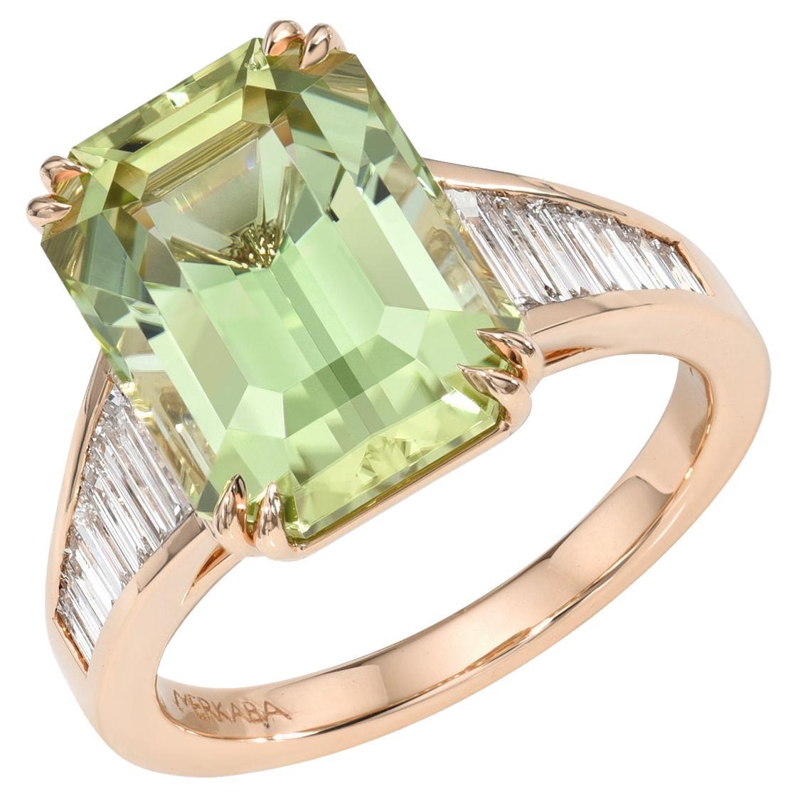 7.86 Carat Apple Green Tourmaline Emerald Cut, 18K rose gold ring, decorated with a total of 0.78 carat collection baguette diamonds.
Ring size 6.5. Resizing is complementary upon request.
Returns are accepted and paid by us within 7 days of