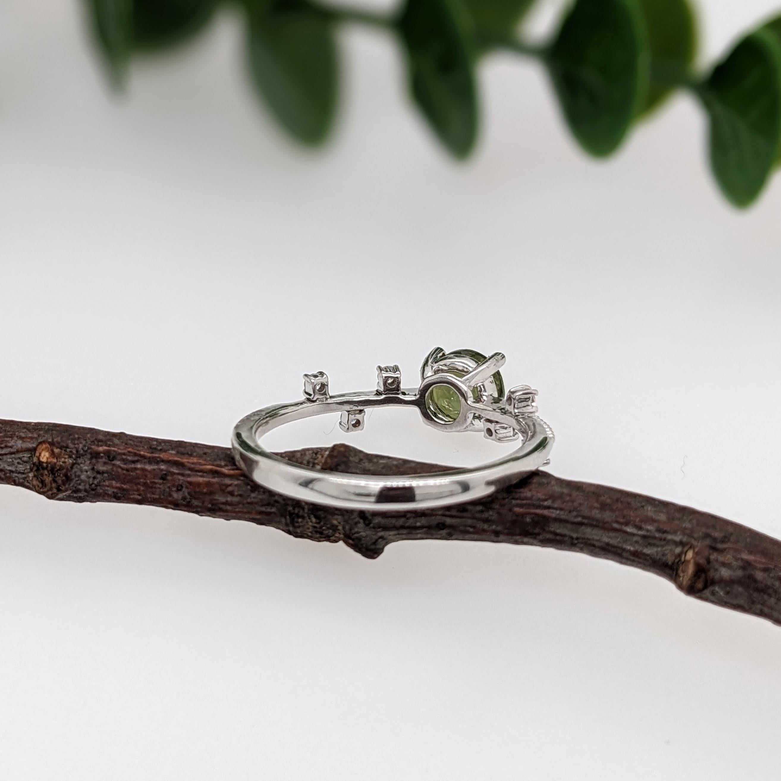 Women's Green Tourmaline Ring w Earth Mined Diamonds in Solid 14K White Gold Round 5.5mm For Sale