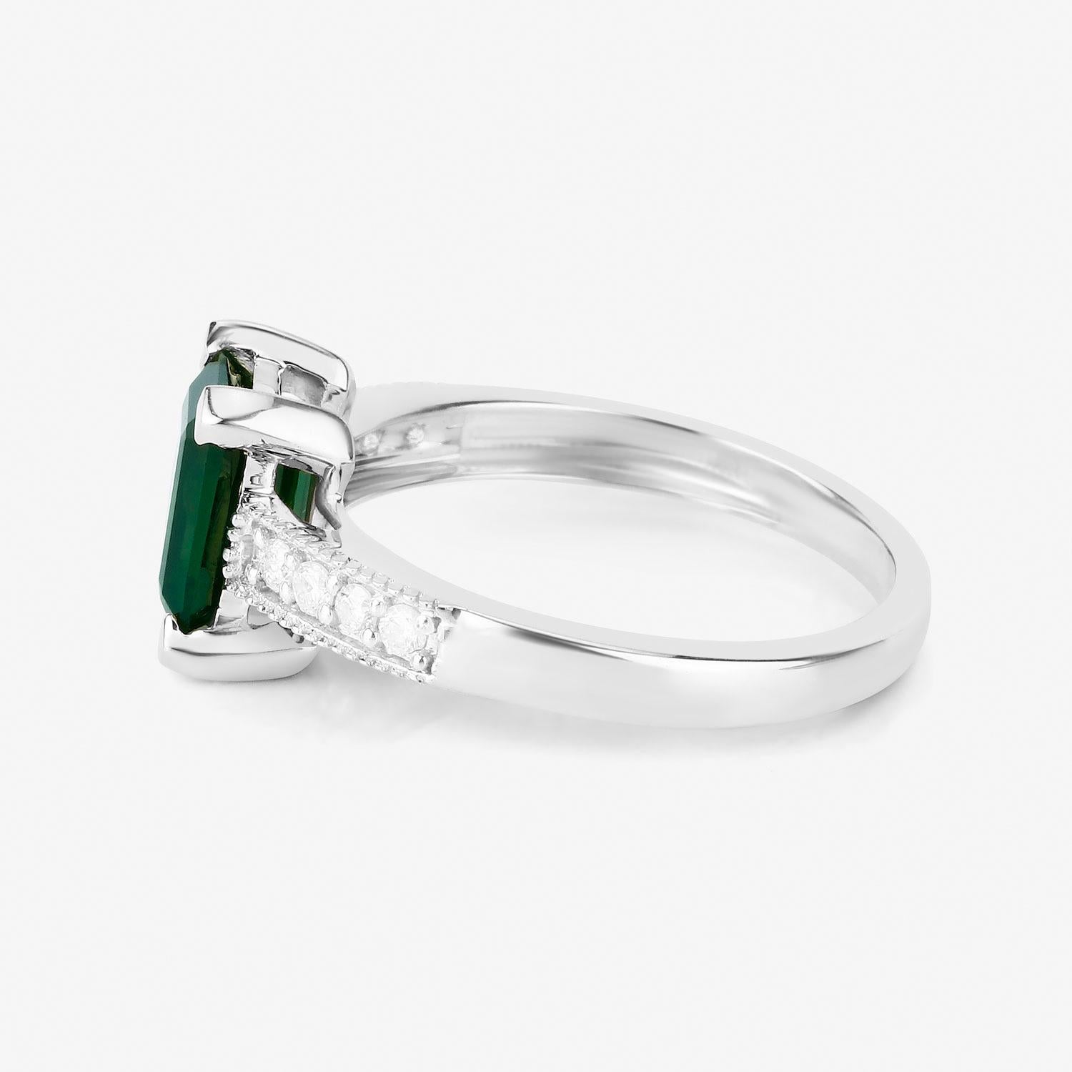 Bague en or blanc 14 carats avec tourmaline verte et diamants de 1,91 carats Neuf - En vente à Aliso Viejo, CA