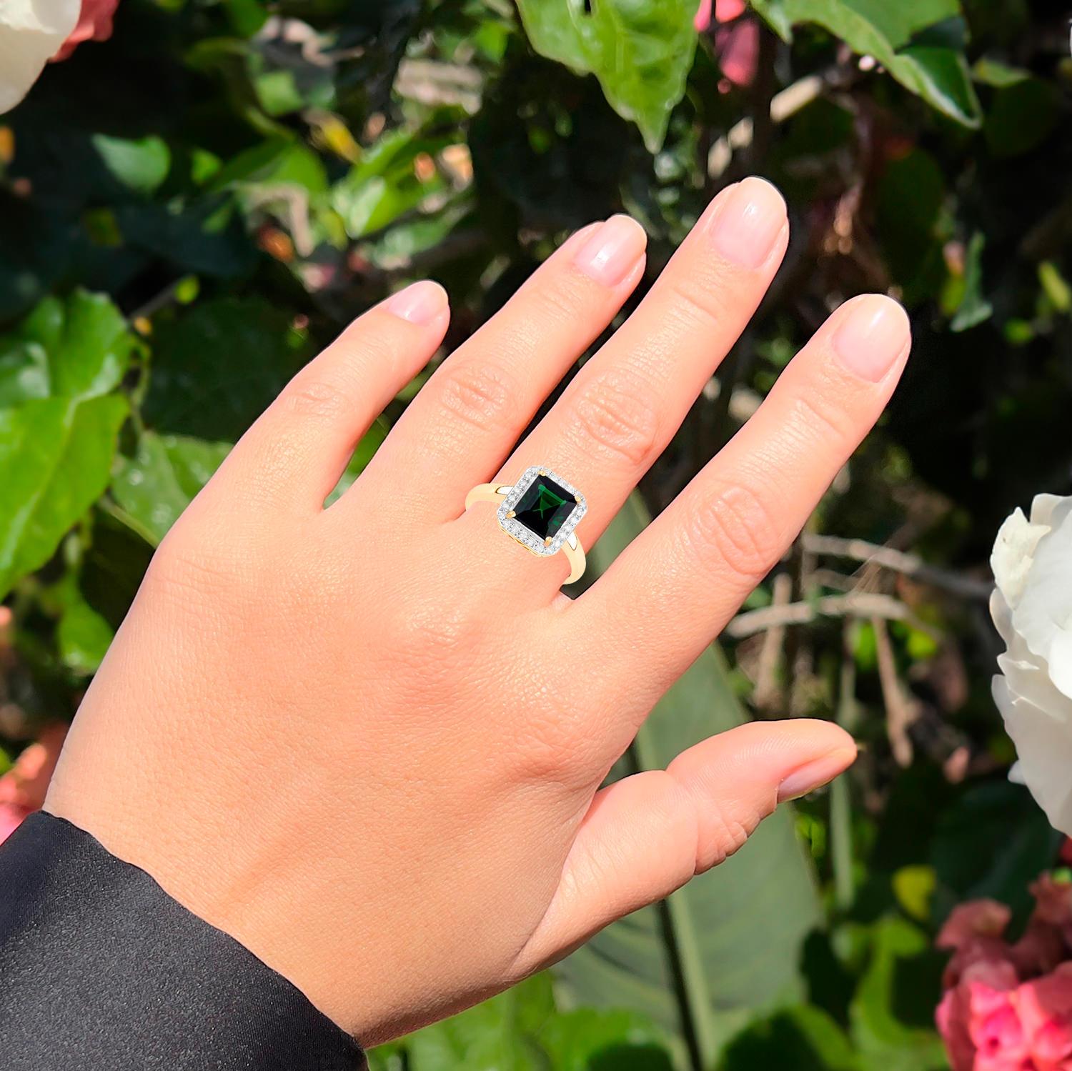 Contemporary Green Tourmaline Ring With Diamonds 3.02 Carats 14K Yellow Gold For Sale