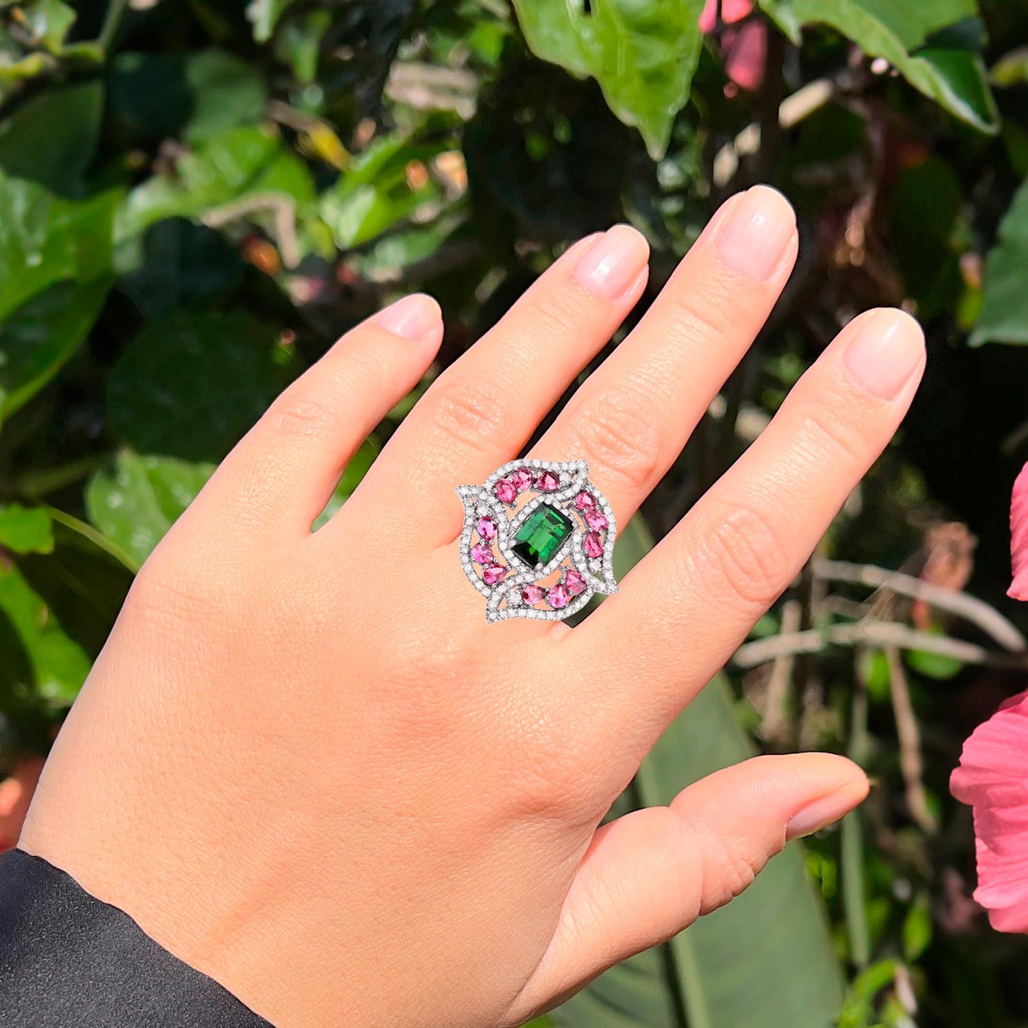 Art Deco Green Tourmaline Ring With Pink Tourmalines and Diamonds 5.07 Carats