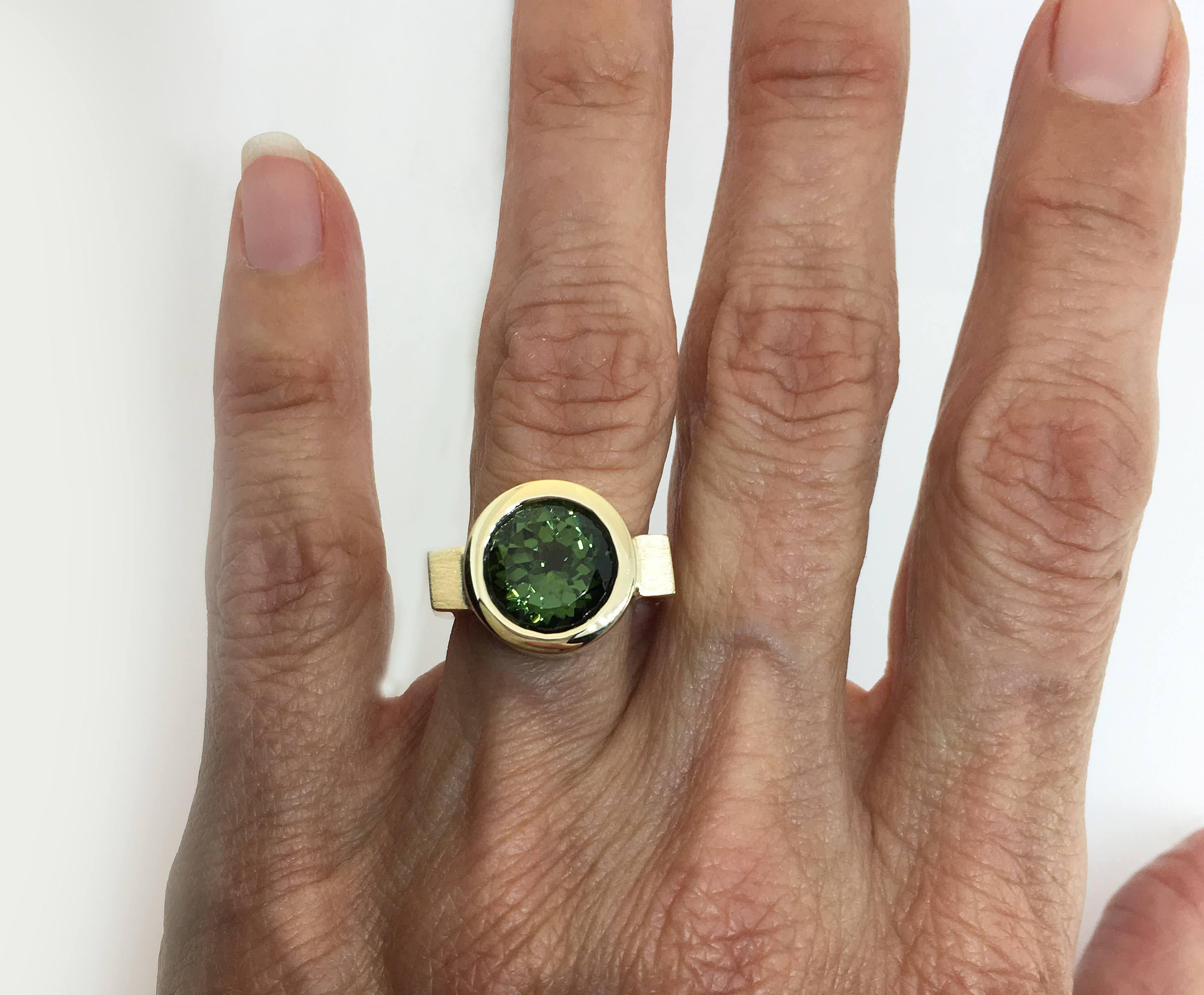 Round Cut Green Tourmaline Round Bezel Ring For Sale