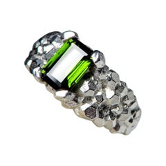 Anello d
argento con tormalina verde Taglio smeraldo Gemma naturale del Madagascar