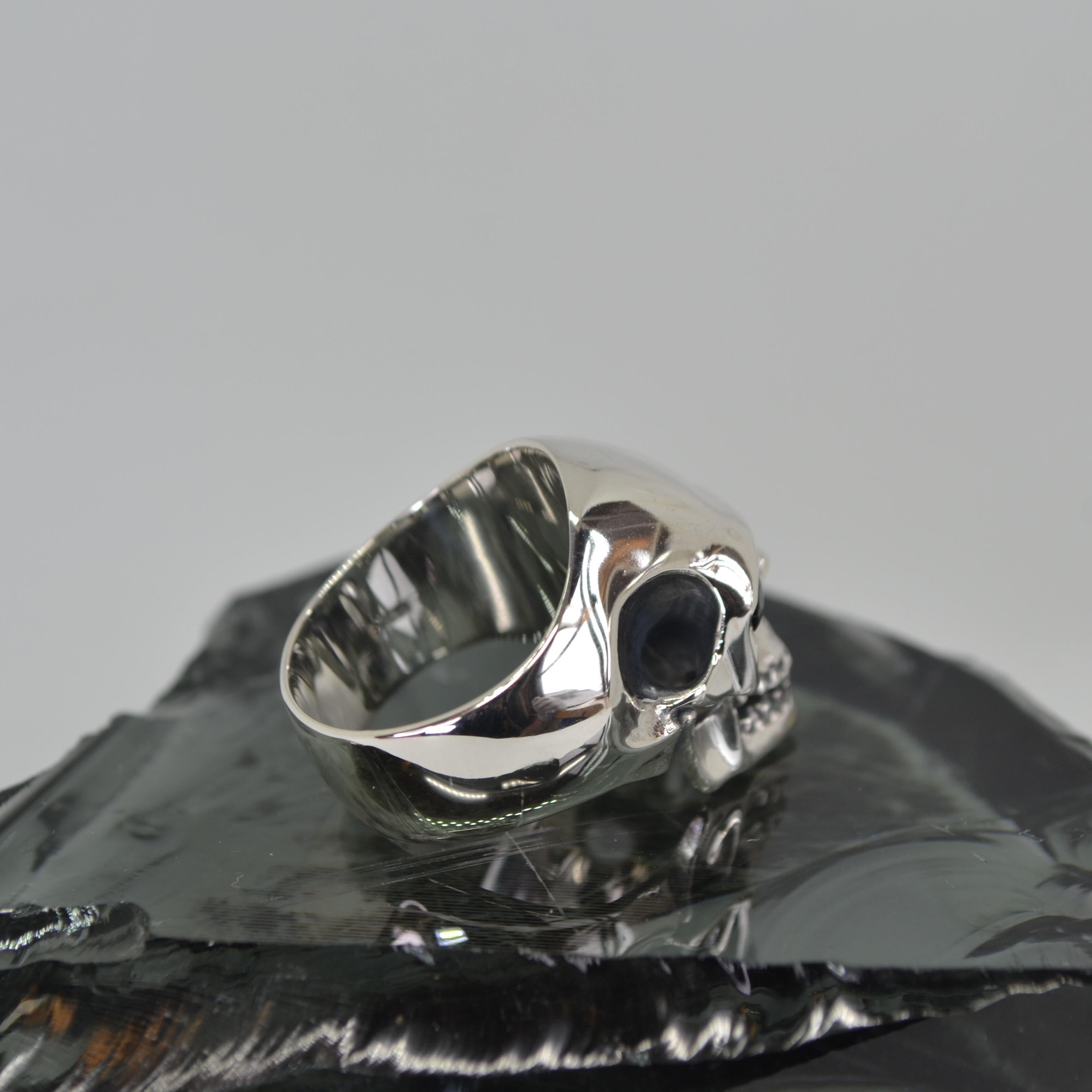 Women's or Men's Green Tourmaline Skull Ring For Sale