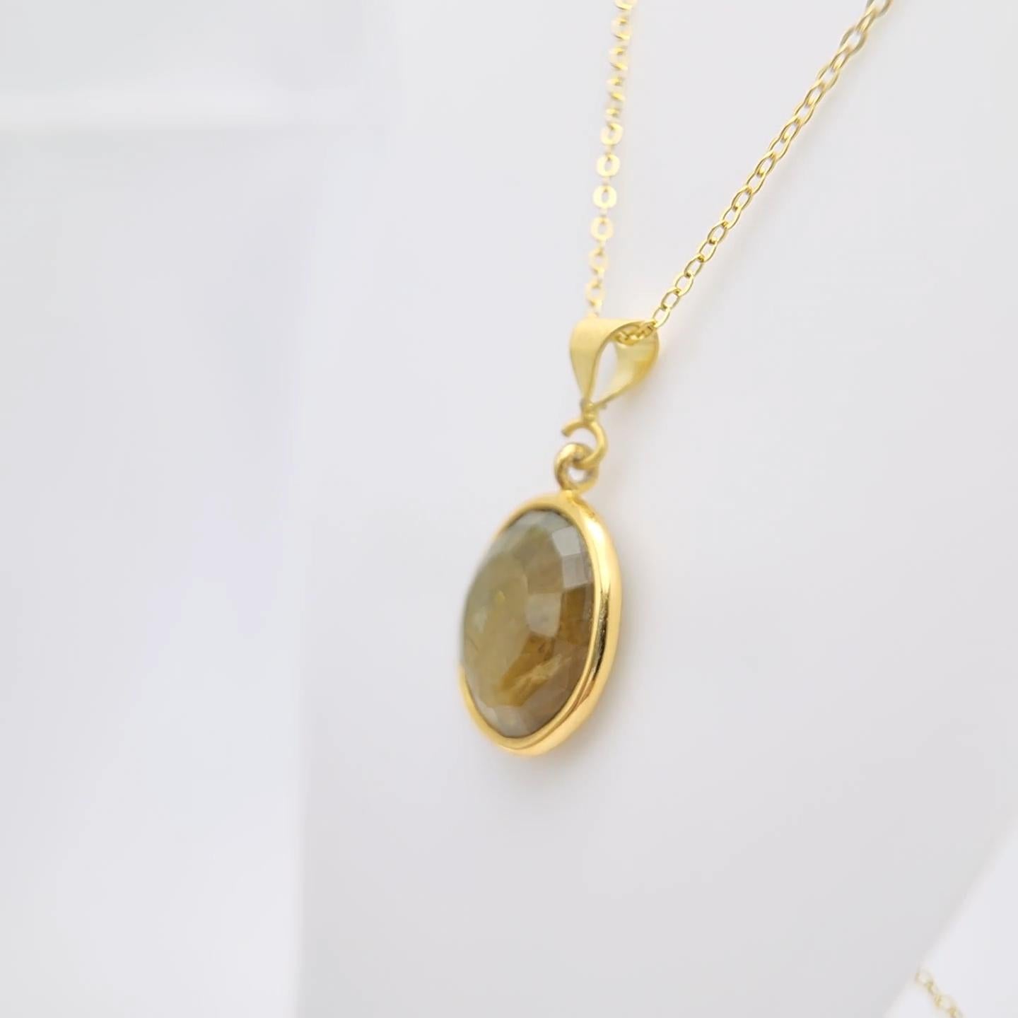 Ciondolo con gemma a fette di tormalina verde in argento placcato in oro giallo in vendita 3
