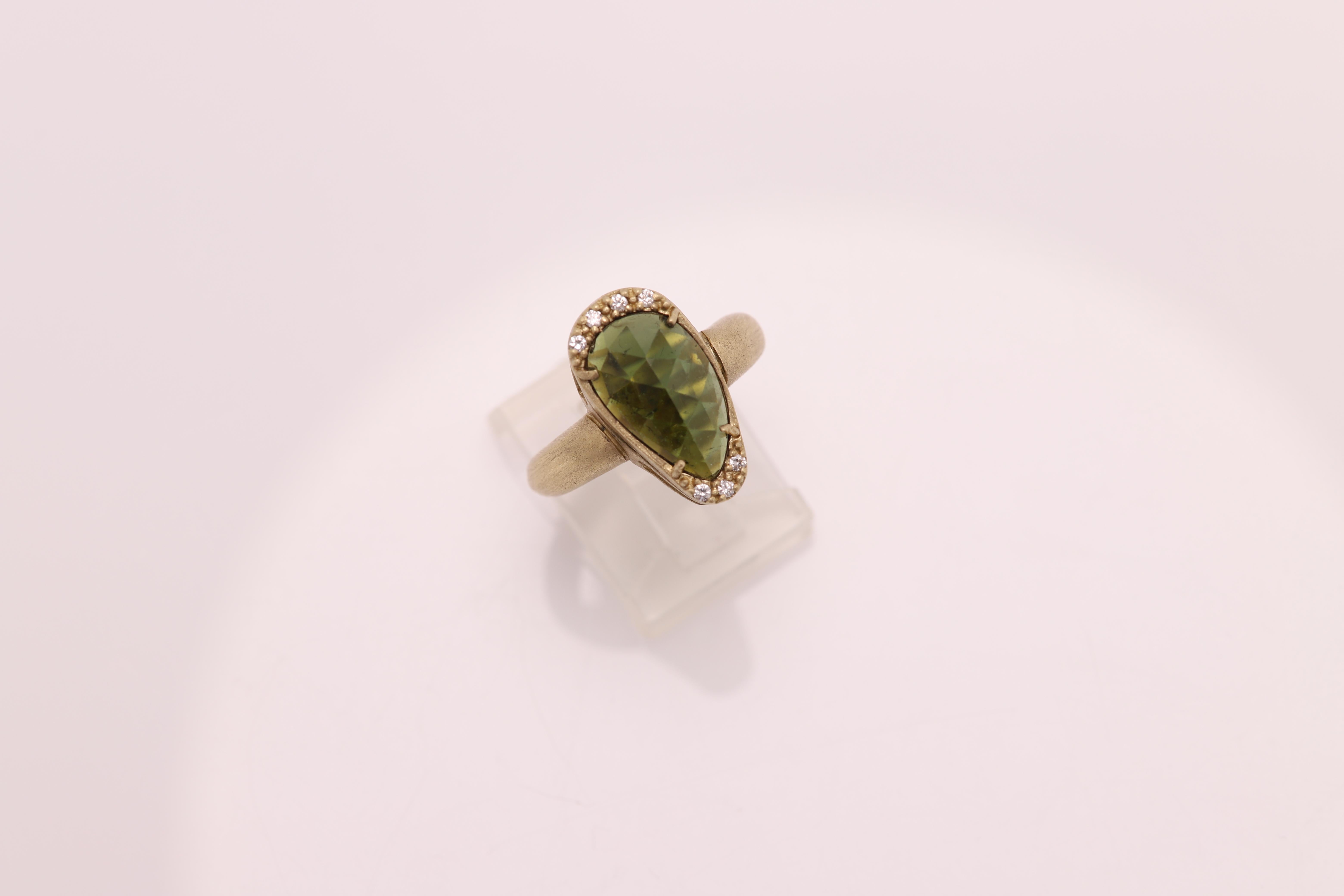 Women's Green Tourmaline Sliced Gem Ring 14 Karat Gold Vintage Green Tourmaline Ring For Sale