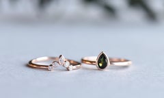 Bague en forme de goutte d'eau en or rose 14 carats et tourmaline verte avec anneau en diamants
