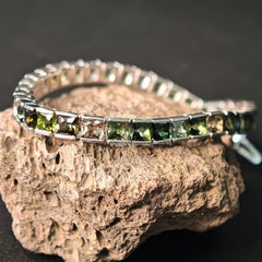Green Tourmaline Tennis Bracelet 11.5 Ct 18K White Gold Contemporary