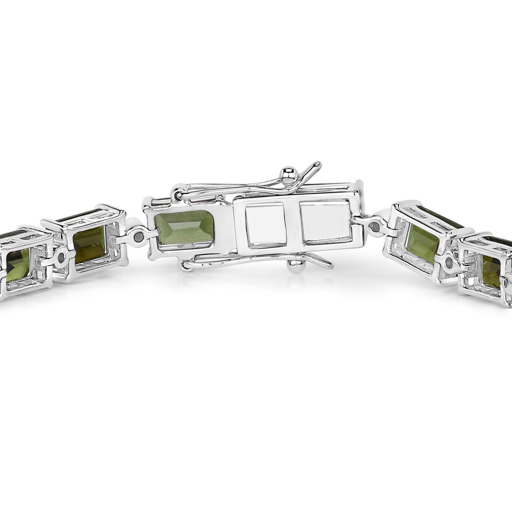 Emerald Cut Green Tourmaline Tennis Bracelet Diamond Links 19 Carats 14K White Gold For Sale