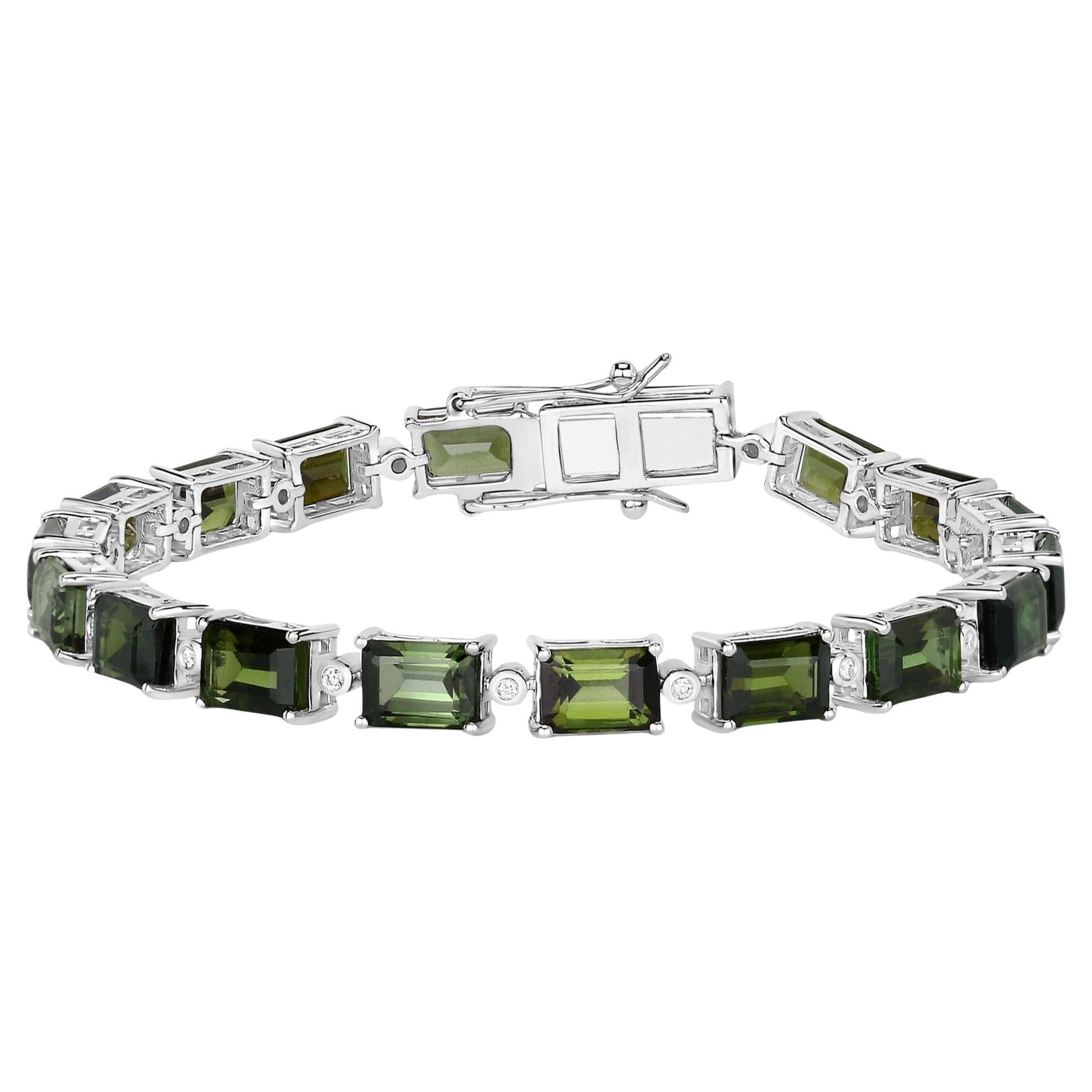 Green Tourmaline Tennis Bracelet Diamond Links 19 Carats 14K White Gold For Sale