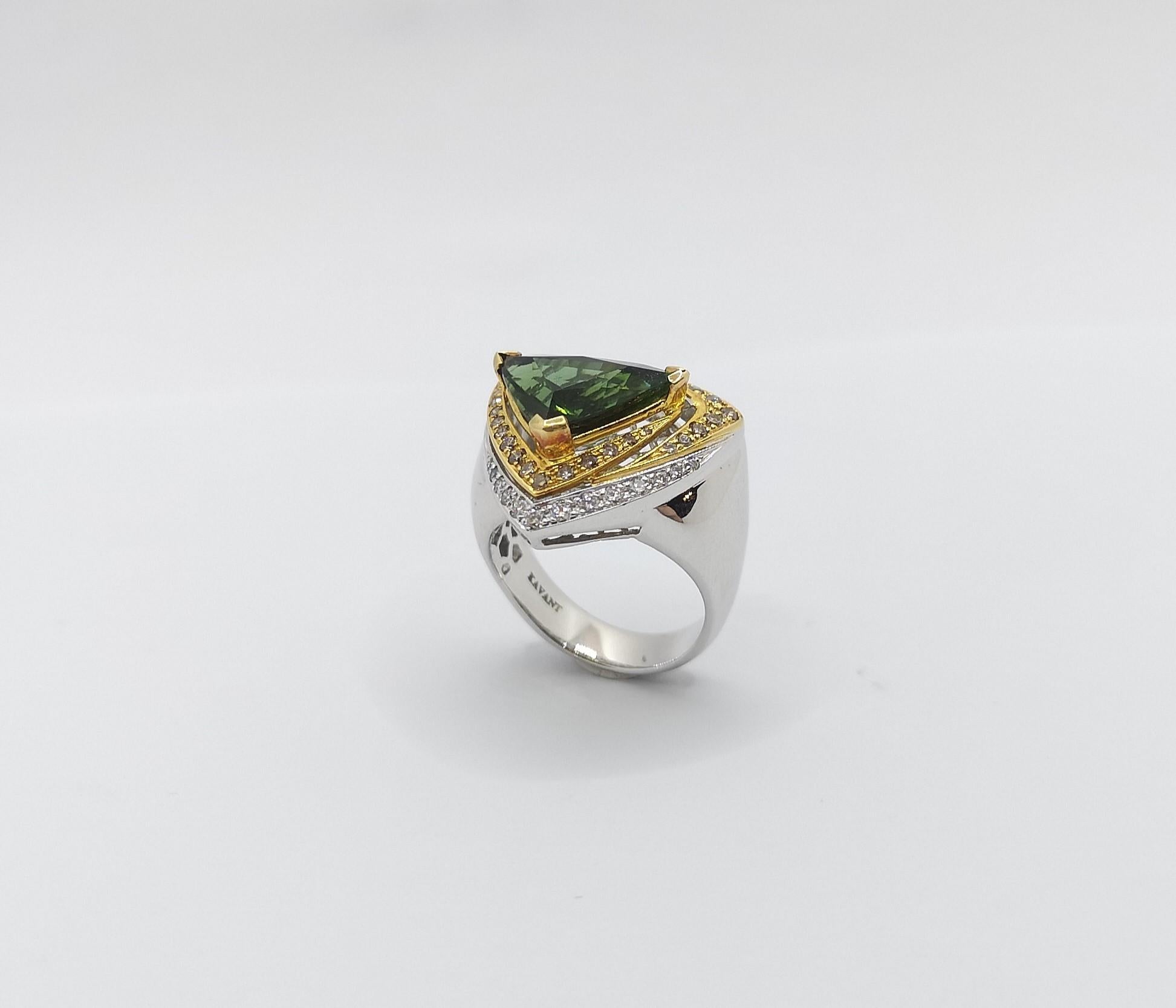 Green Tourmaline with Brown Diamond and Diamond Ring Set in 18 Karat White Gold For Sale 4