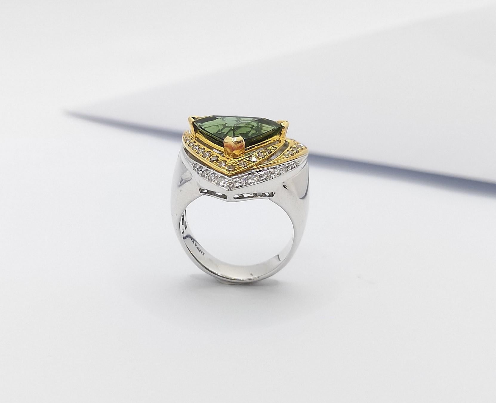 Bague en or blanc 18 carats sertie d'une tourmaline verte, d'un diamant brun et d'un diamant en vente 10