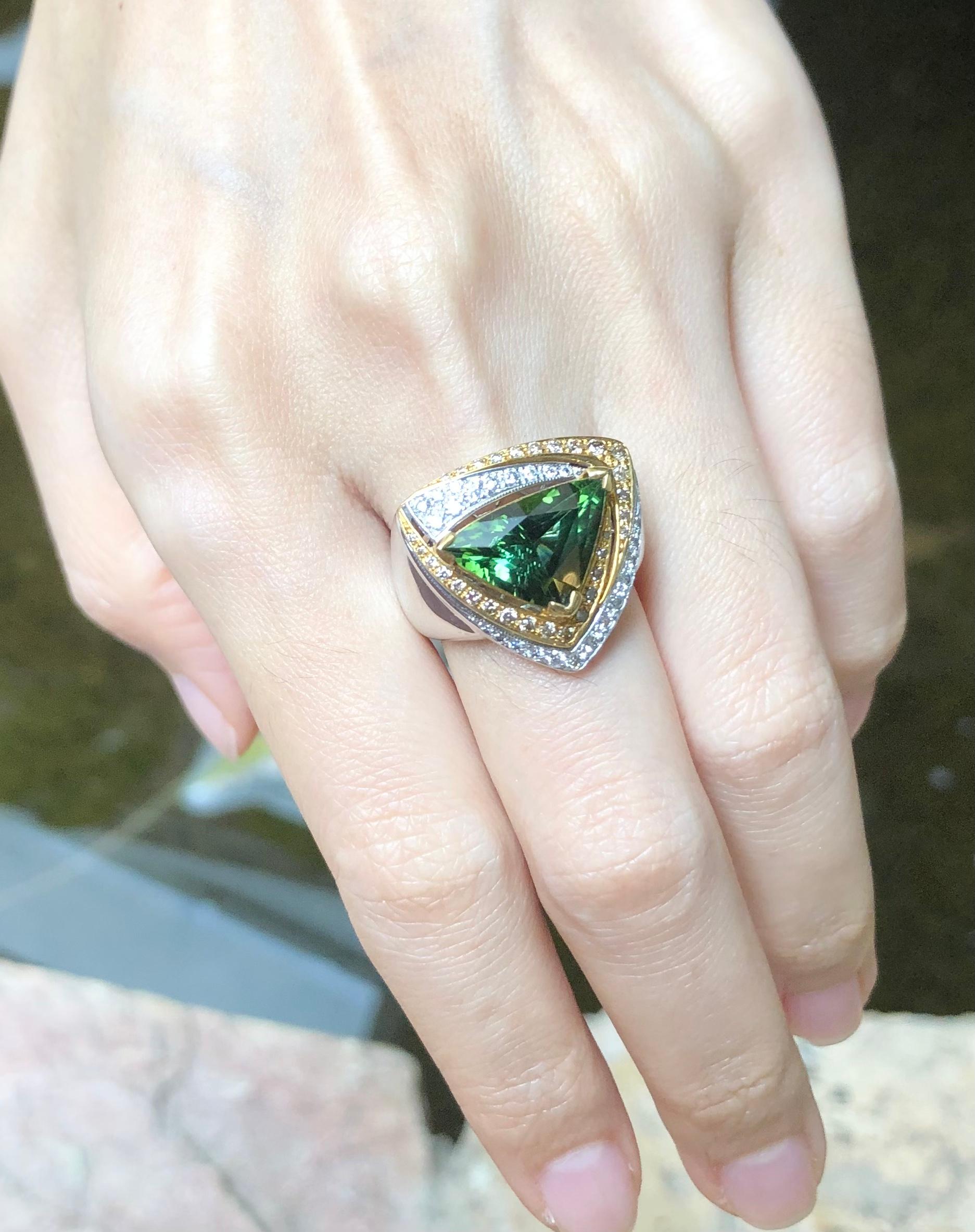Green Tourmaline with Brown Diamond and Diamond Ring Set in 18 Karat White Gold In New Condition For Sale In Bangkok, TH