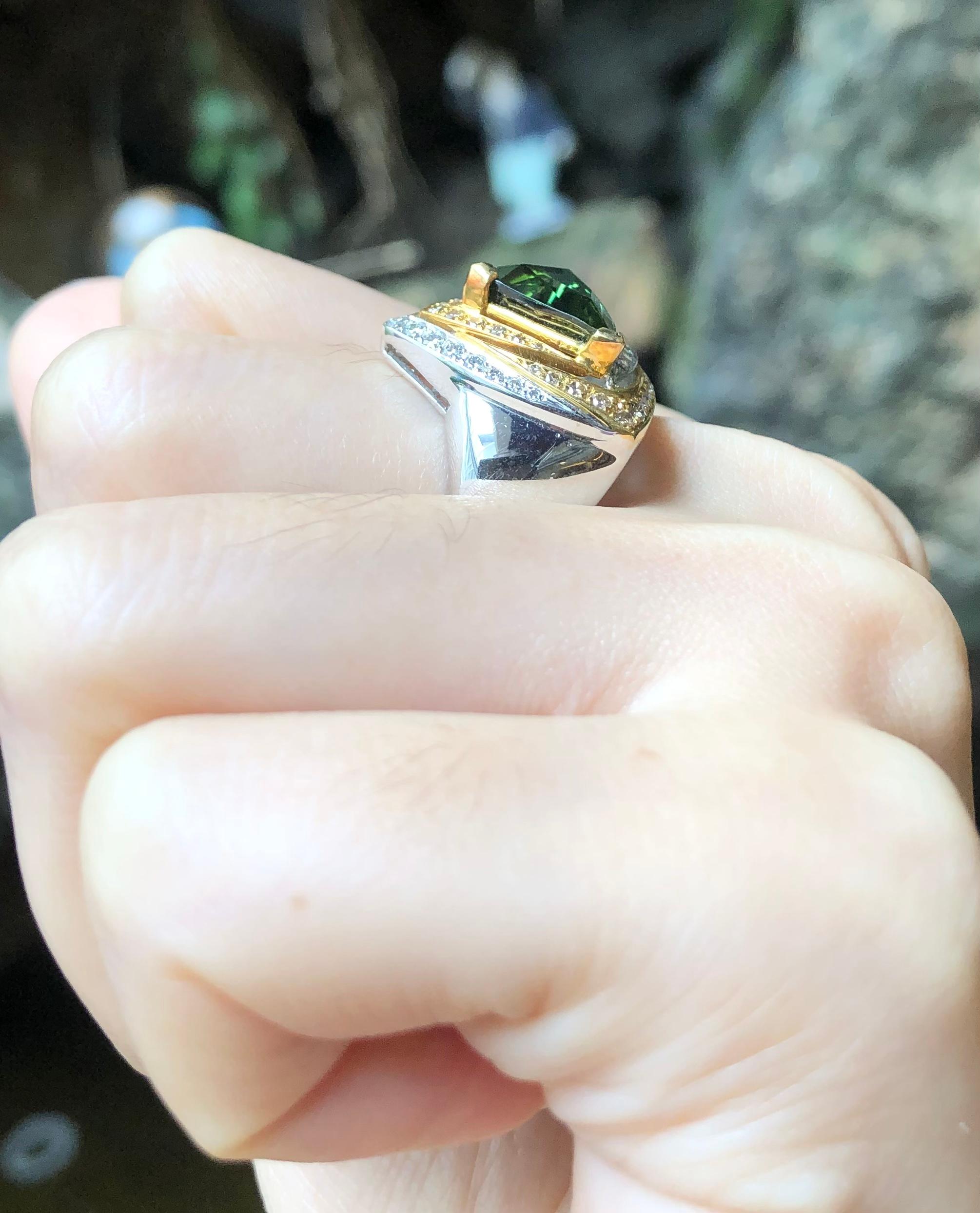Women's or Men's Green Tourmaline with Brown Diamond and Diamond Ring Set in 18 Karat White Gold For Sale