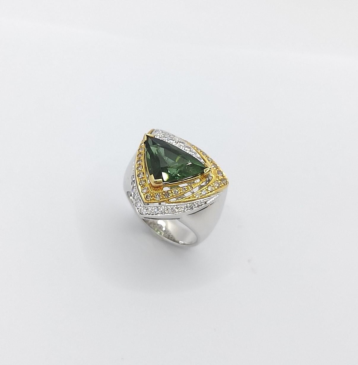 Green Tourmaline with Brown Diamond and Diamond Ring Set in 18 Karat White Gold For Sale 3