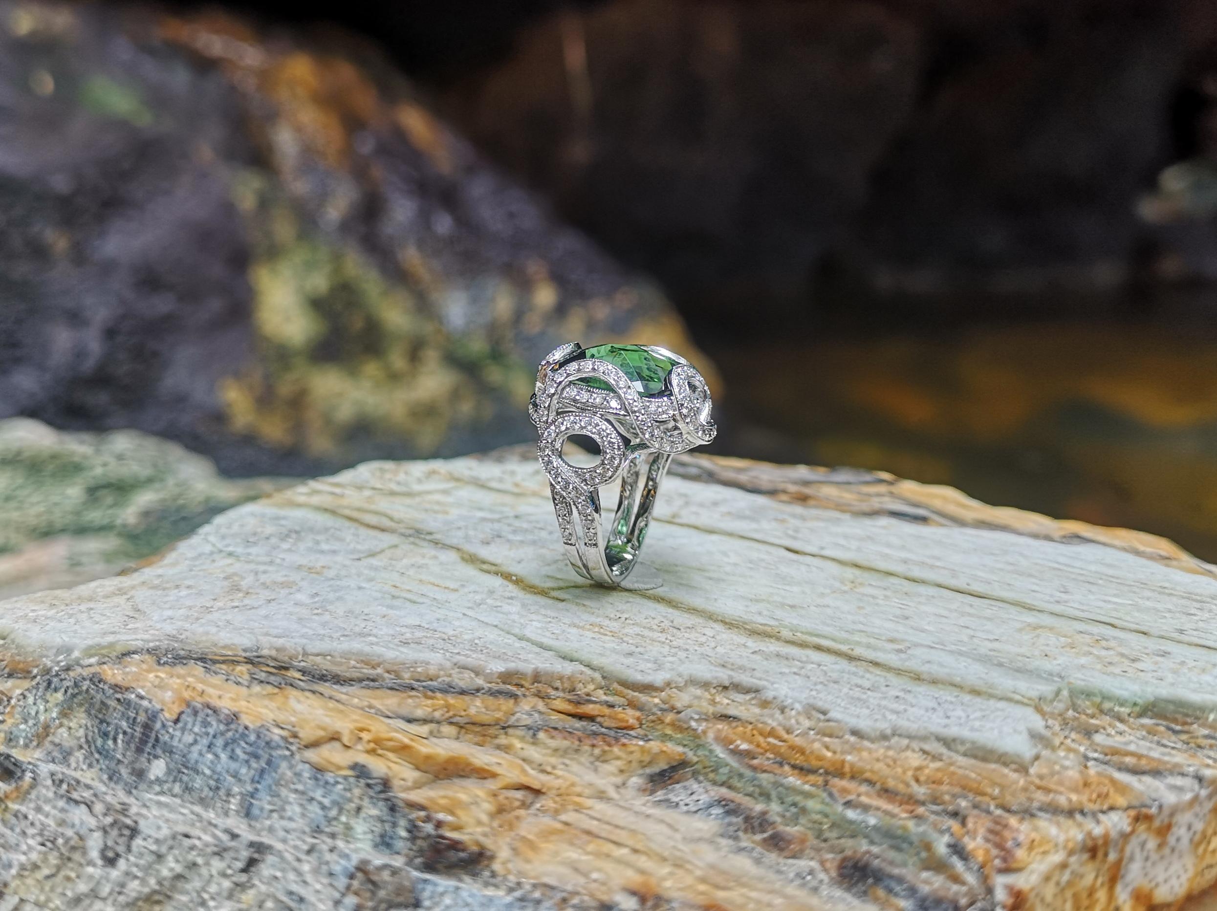 Green Tourmaline with Diamond Ring Set in 18 Karat White Gold Settings For Sale 7