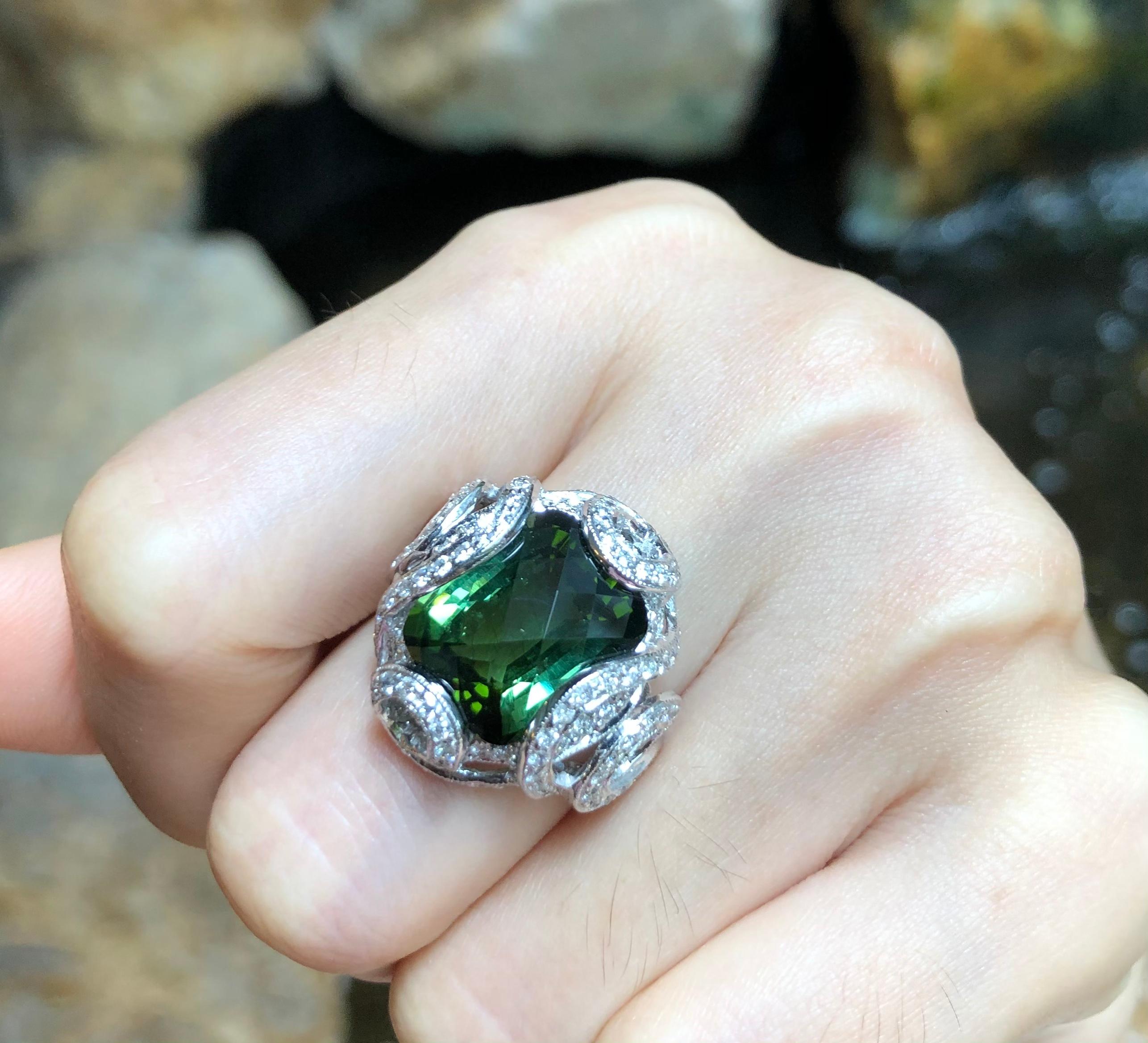 Women's Green Tourmaline with Diamond Ring Set in 18 Karat White Gold Settings For Sale