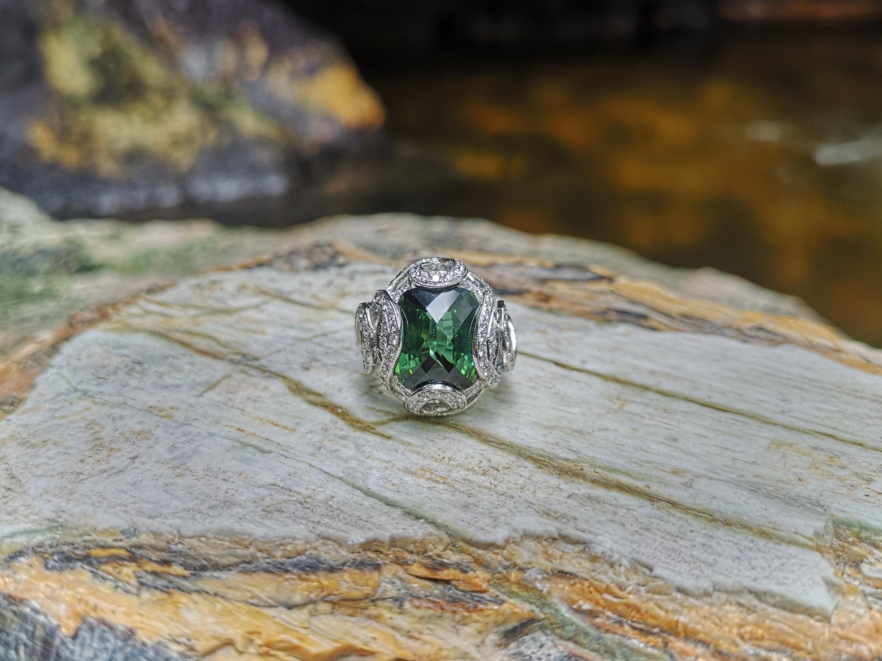 Green Tourmaline with Diamond Ring Set in 18 Karat White Gold Settings For Sale 2