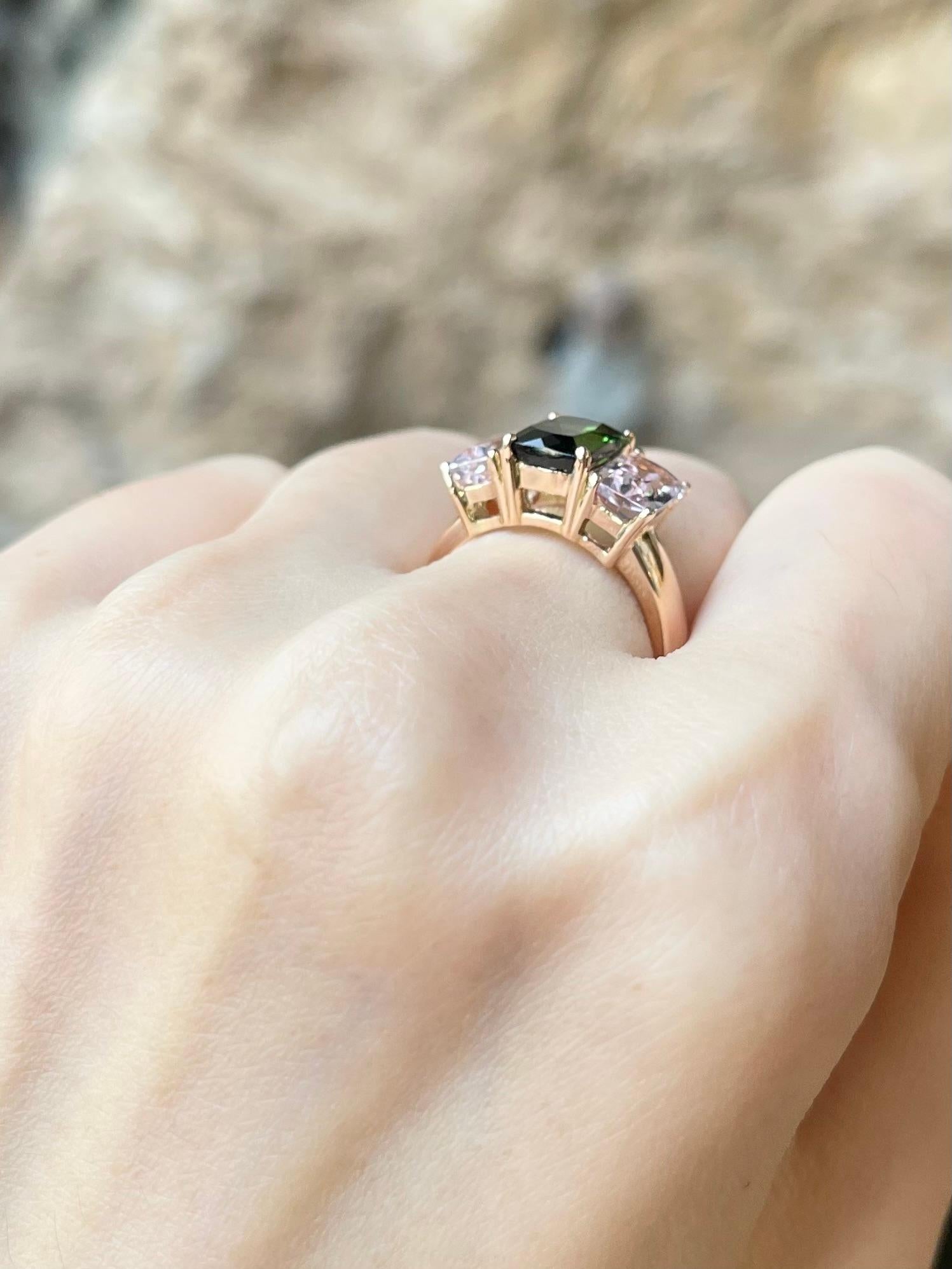 Women's Green Tourmaline with Morganite Ring set in 18K Rose Gold Settings For Sale
