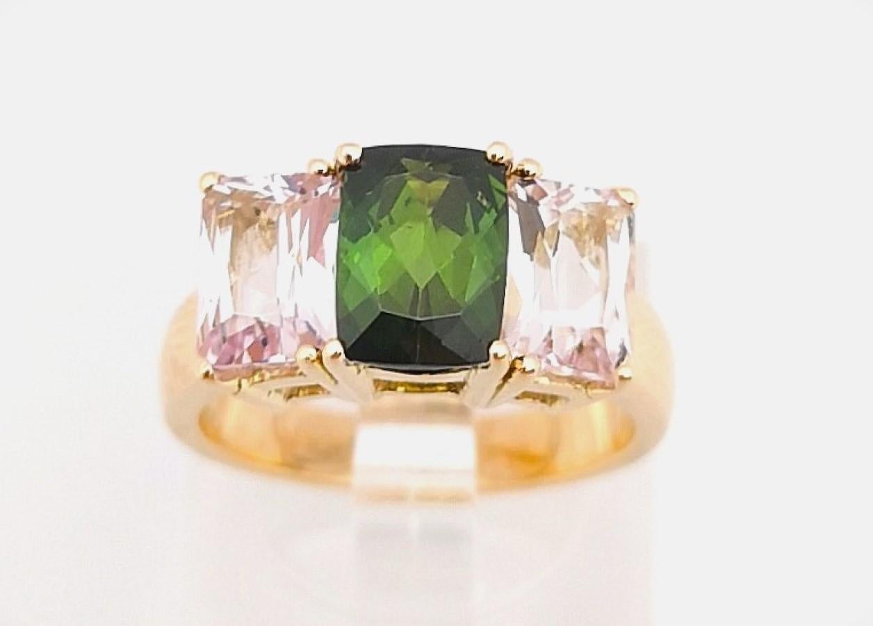 Green Tourmaline with Morganite Ring set in 18K Rose Gold Settings For Sale 2