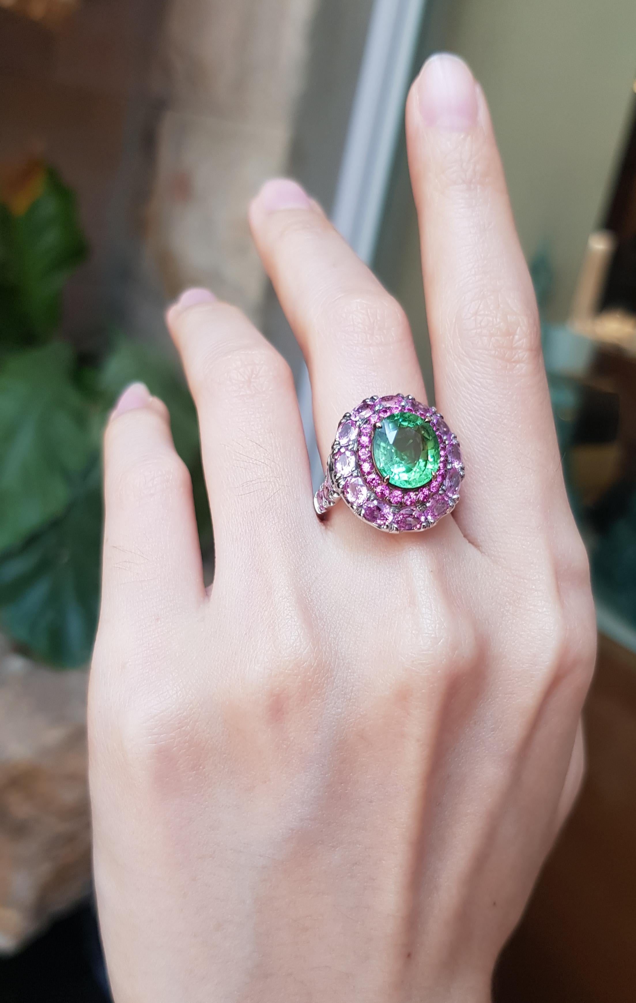 Mixed Cut Green Tourmaline with Pink Sapphire Ring Set in 18 Karat White Gold Settings For Sale