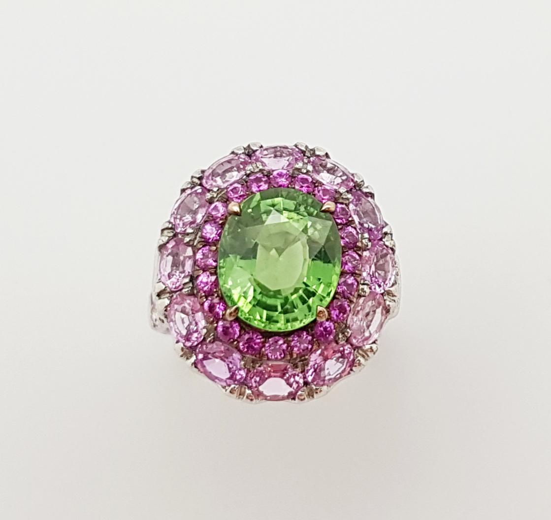 Green Tourmaline with Pink Sapphire Ring Set in 18 Karat White Gold Settings For Sale 3