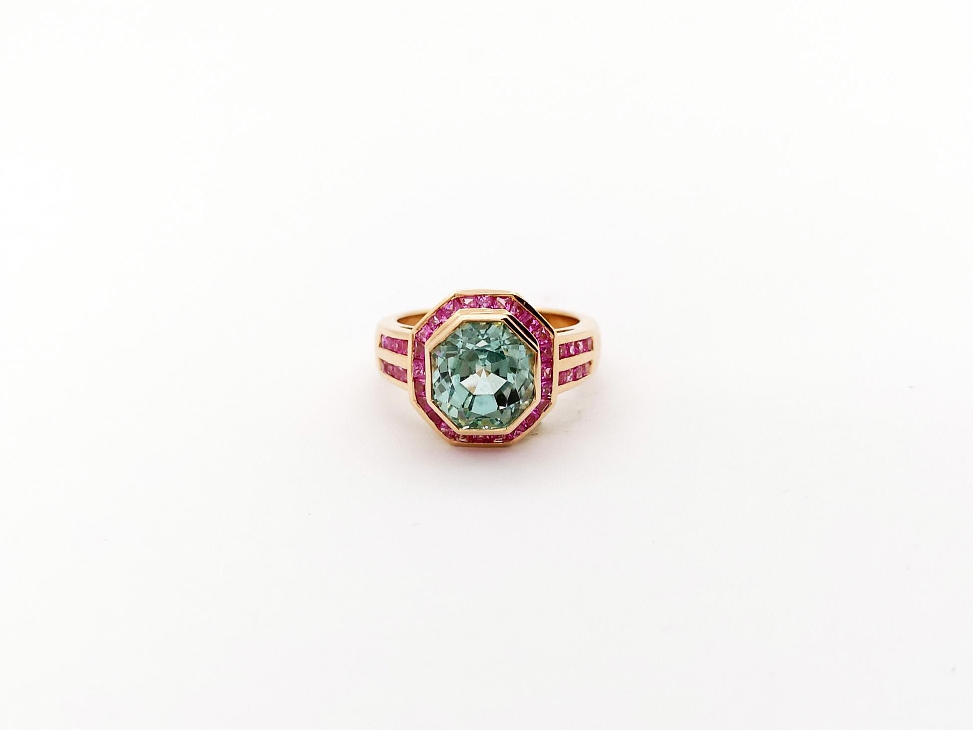 Green Tourmaline with Pink Sapphire Ring set in 18K Rose Gold Settings For Sale 5