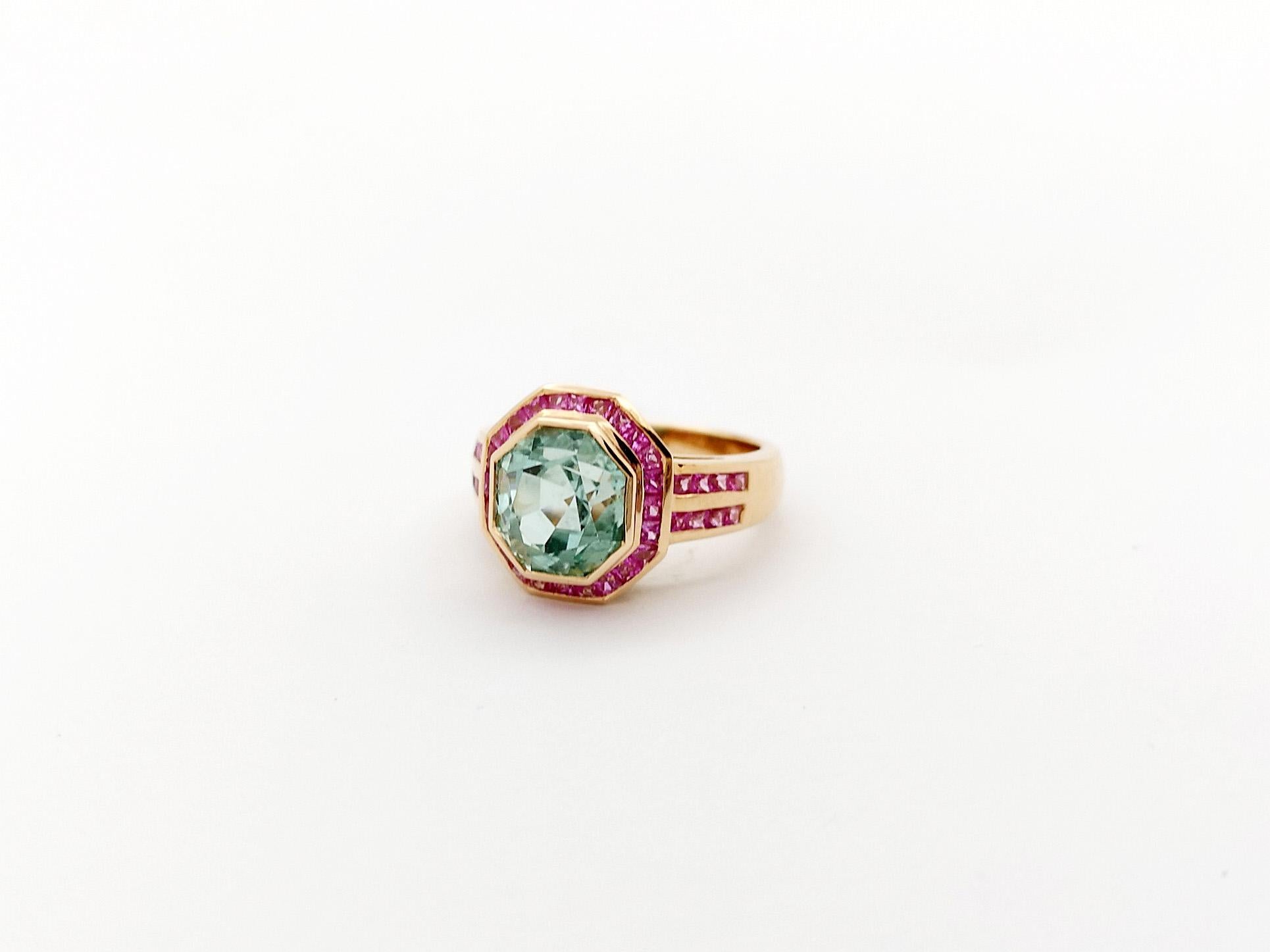 Green Tourmaline with Pink Sapphire Ring set in 18K Rose Gold Settings For Sale 6