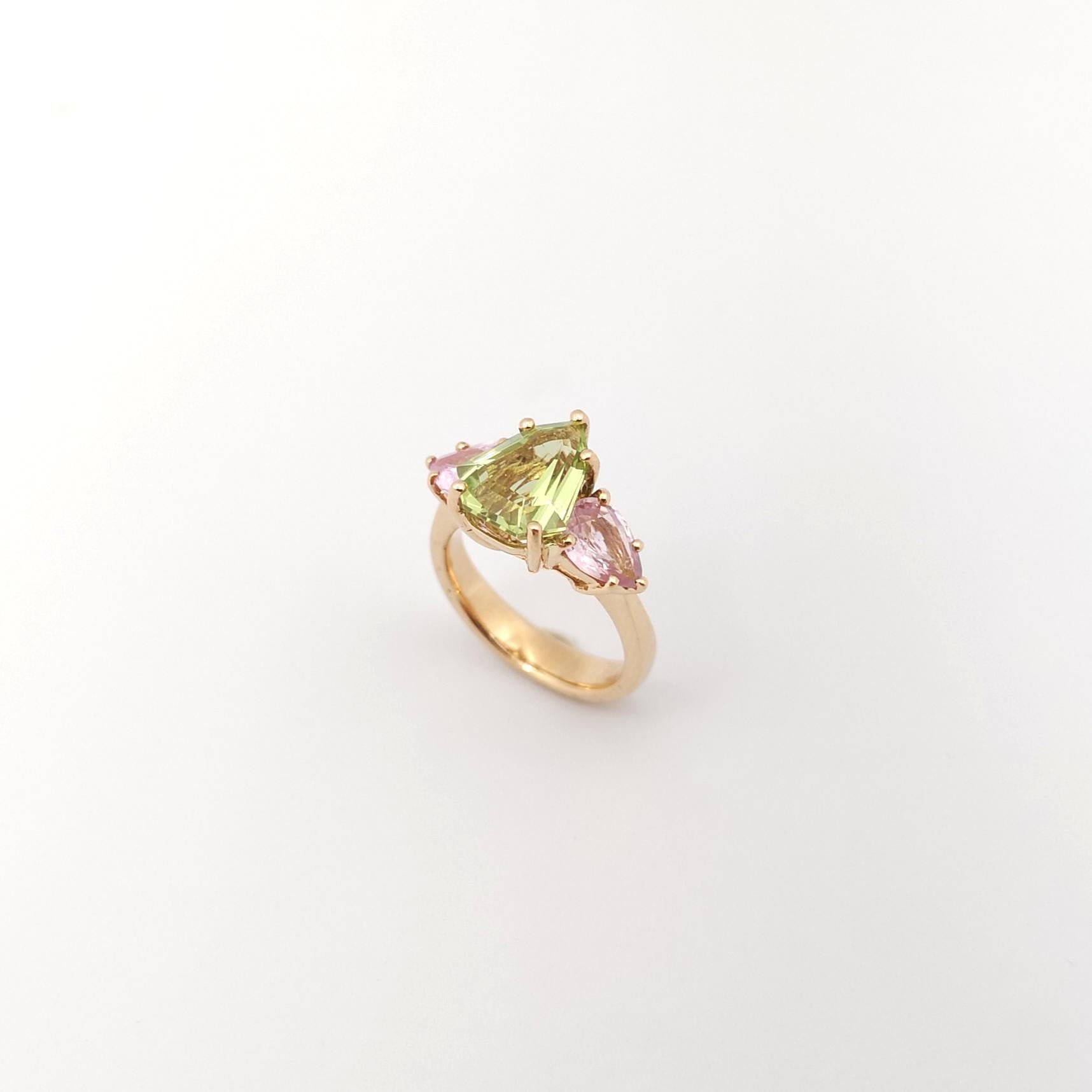 Green Tourmaline with Pink Sapphire Ring set in 18K Rose Gold Settings For Sale 8