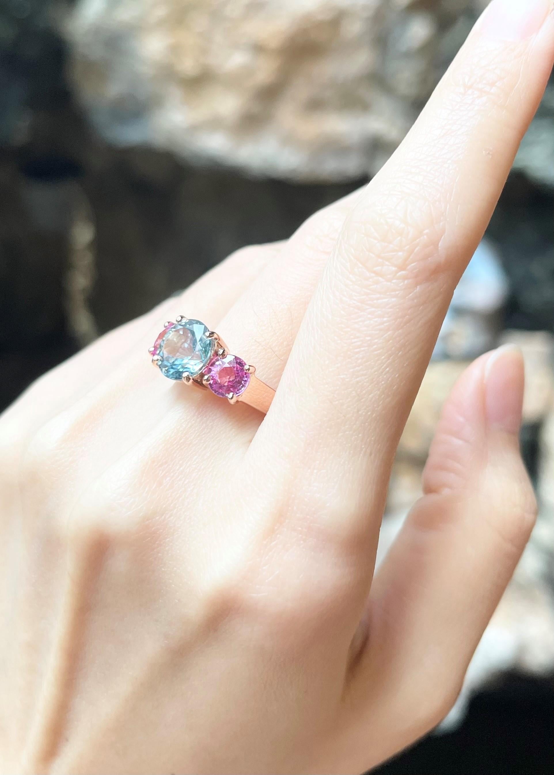 Mixed Cut Green Tourmaline with Pink Sapphire Ring set in 18K Rose Gold Settings For Sale