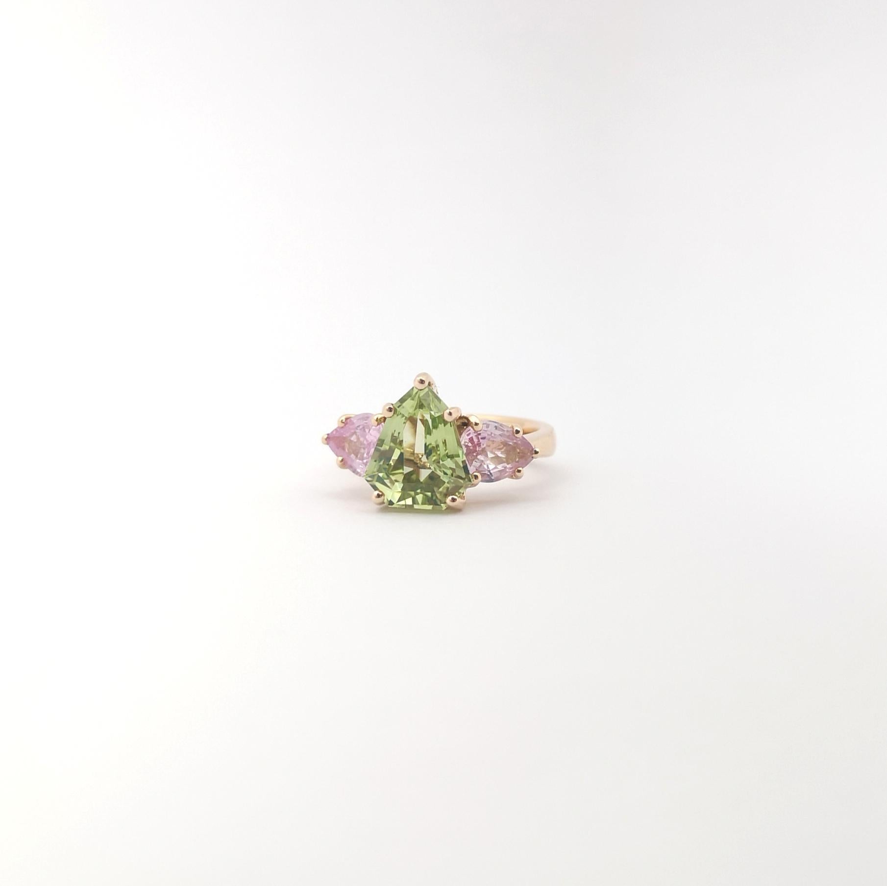 Green Tourmaline with Pink Sapphire Ring set in 18K Rose Gold Settings For Sale 3