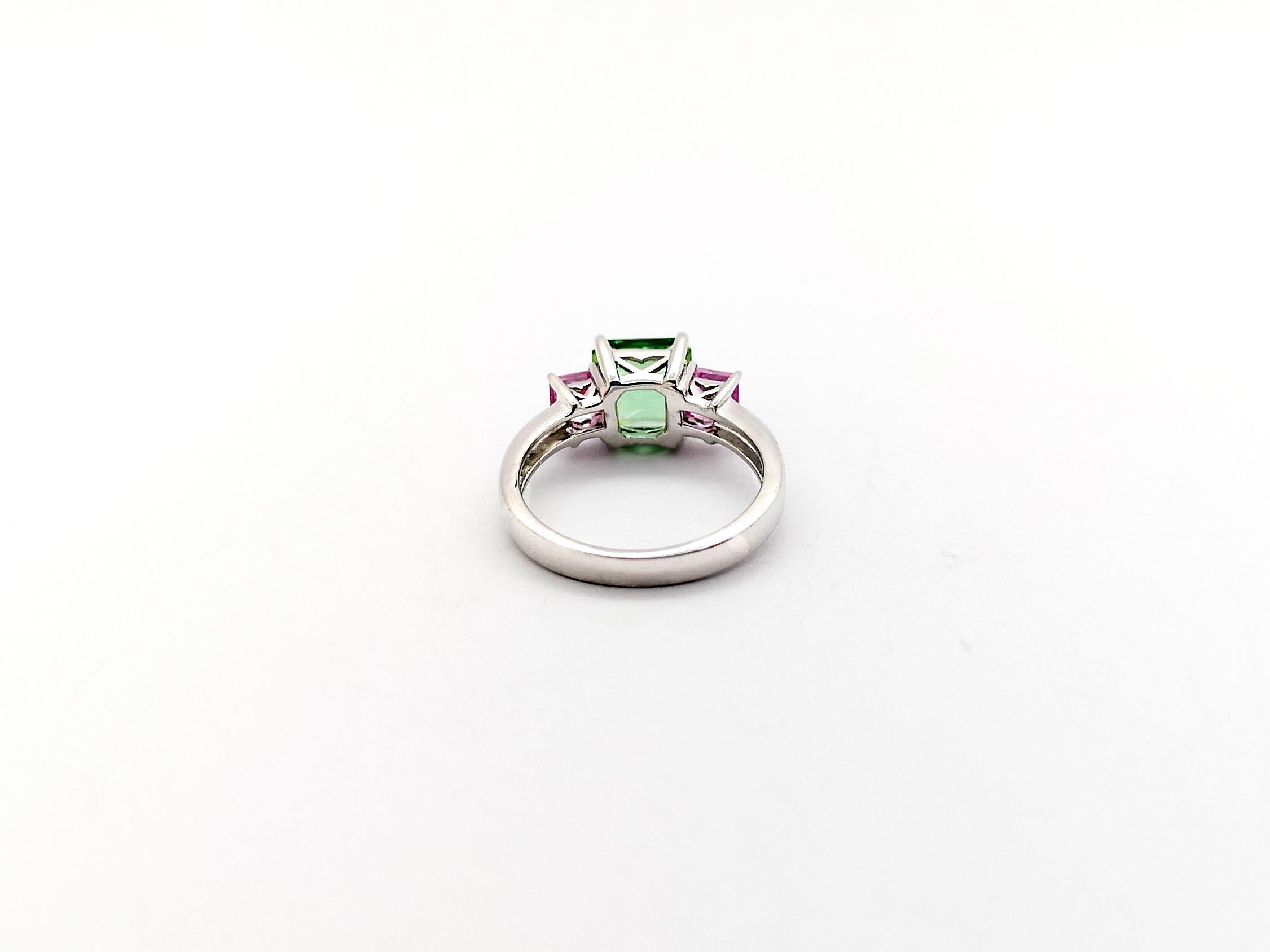 Green Tourmaline with Pink Sapphire Ring set in 18K White Gold Settings For Sale 4