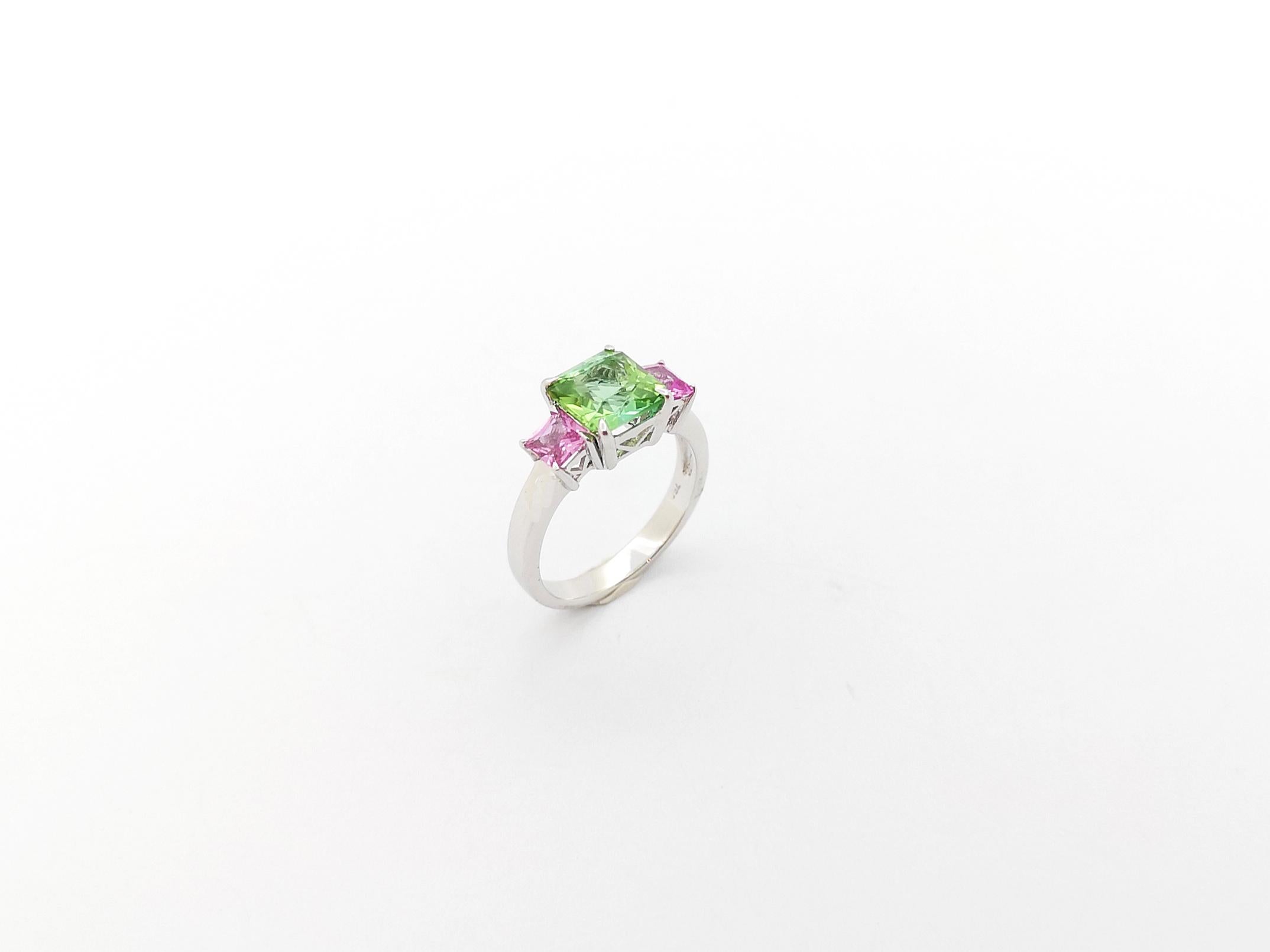 Green Tourmaline with Pink Sapphire Ring set in 18K White Gold Settings For Sale 8
