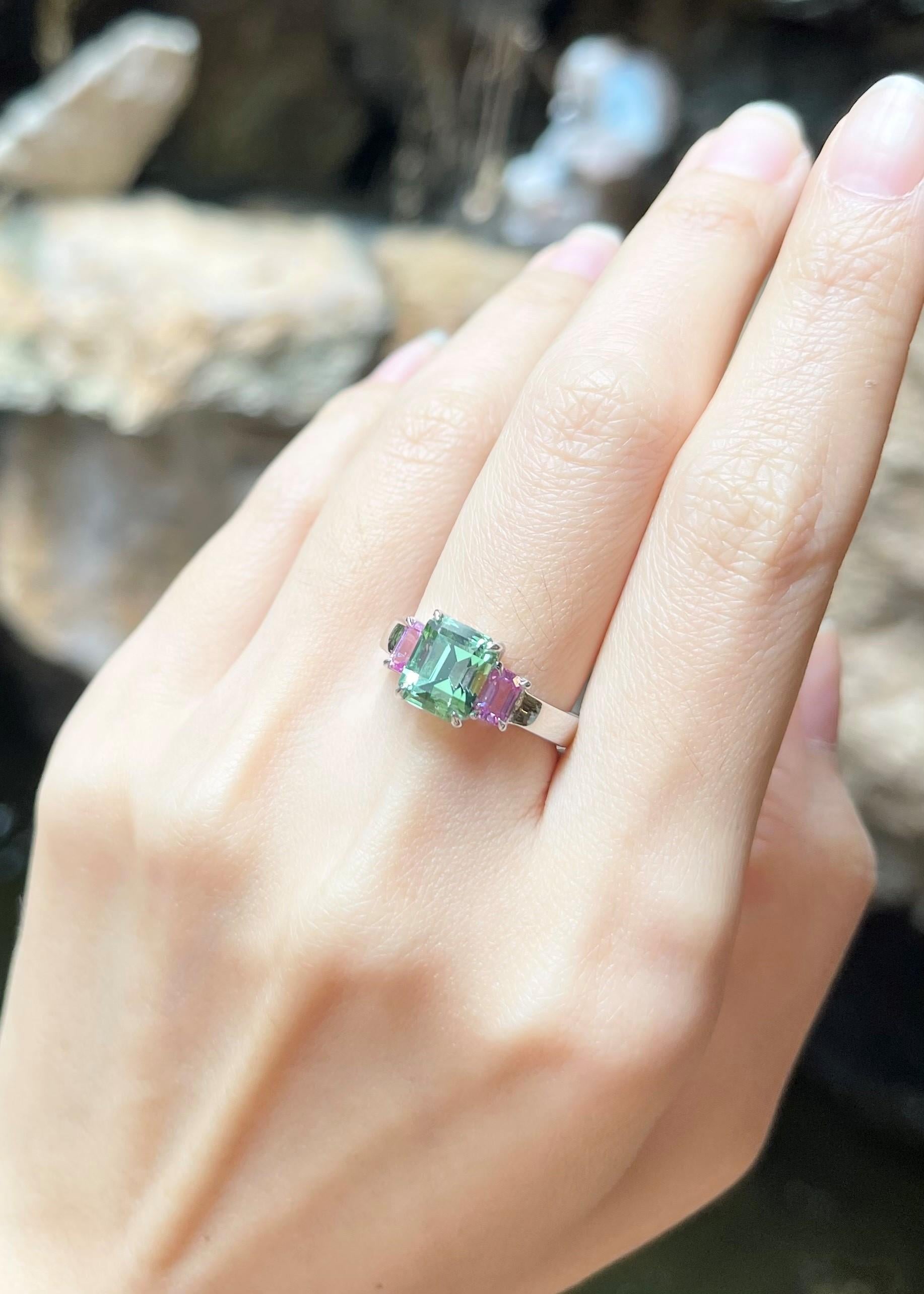 Contemporary Green Tourmaline with Pink Sapphire Ring set in 18K White Gold Settings For Sale