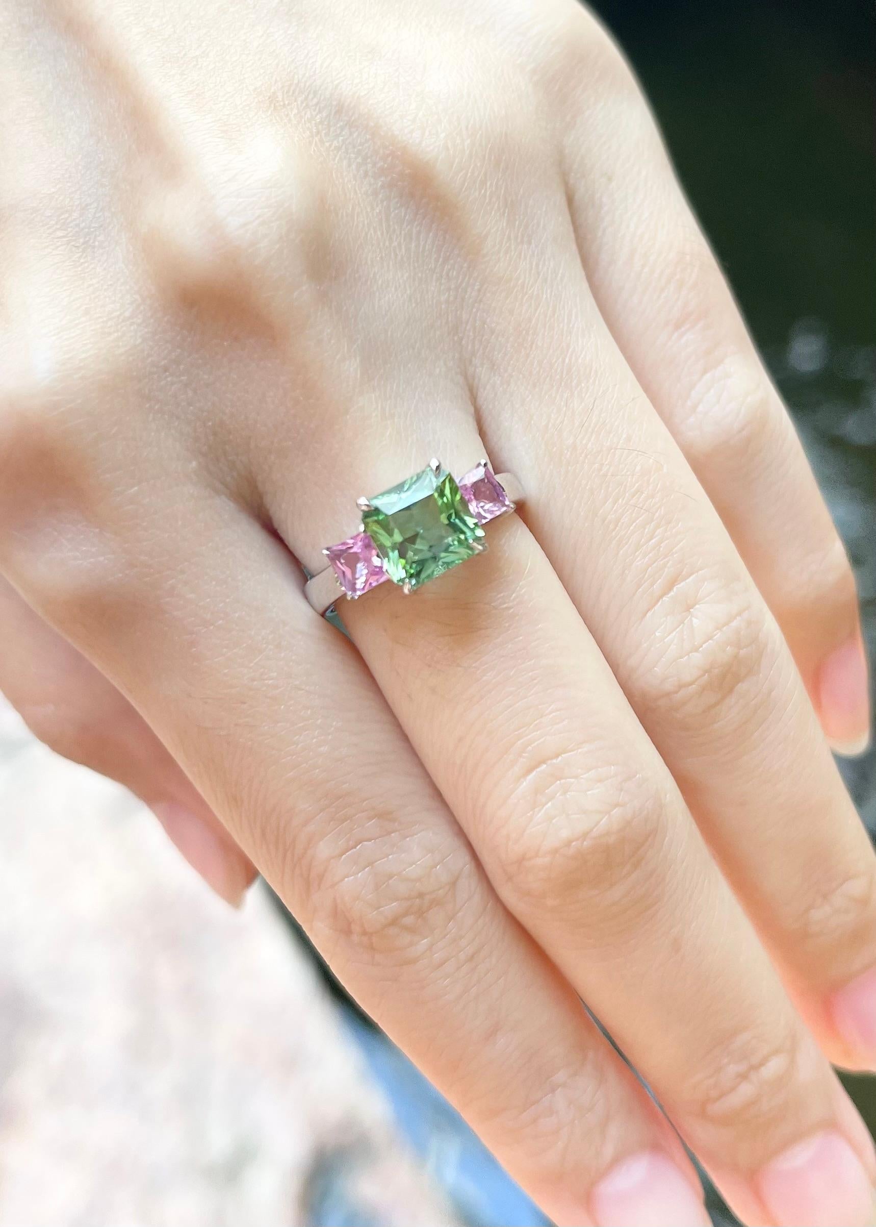 Princess Cut Green Tourmaline with Pink Sapphire Ring set in 18K White Gold Settings For Sale