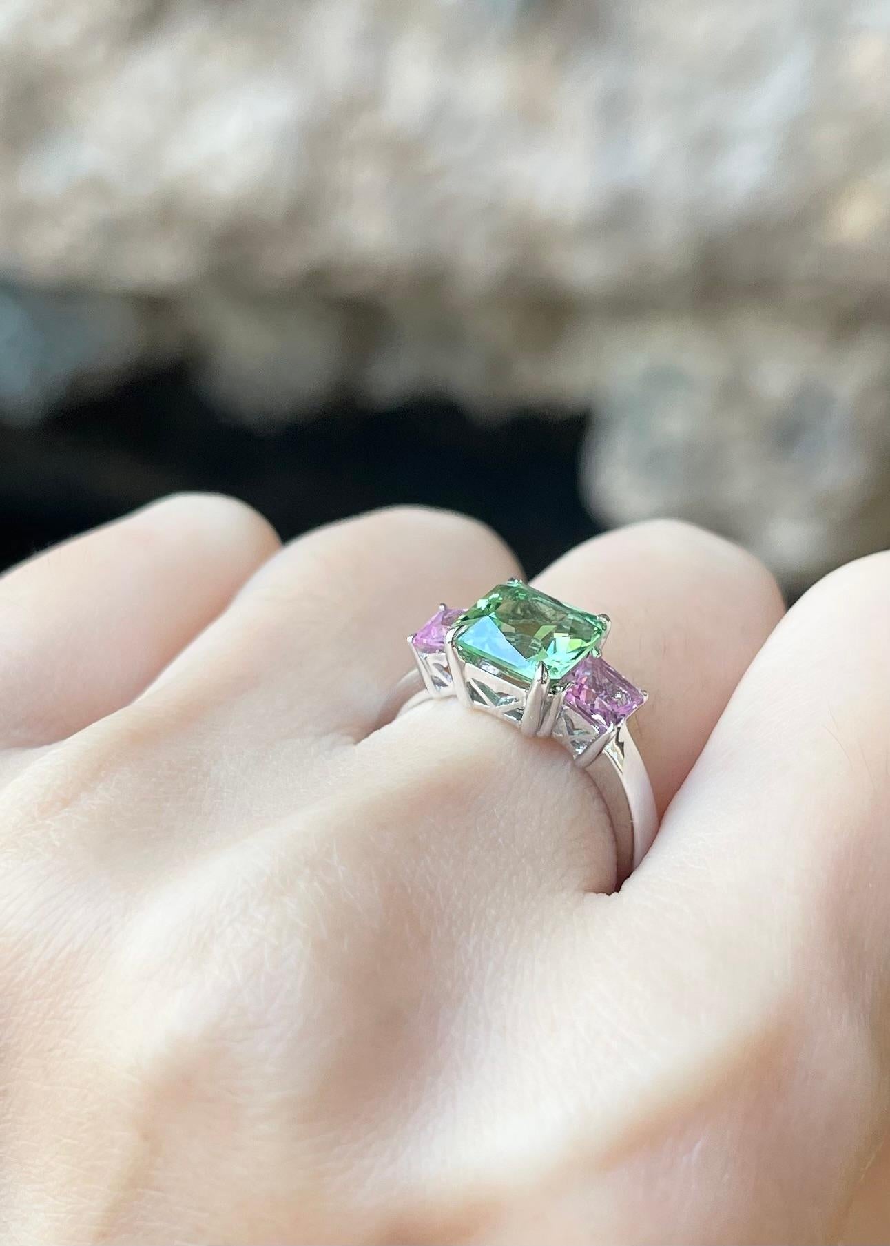 Green Tourmaline with Pink Sapphire Ring set in 18K White Gold Settings For Sale 1