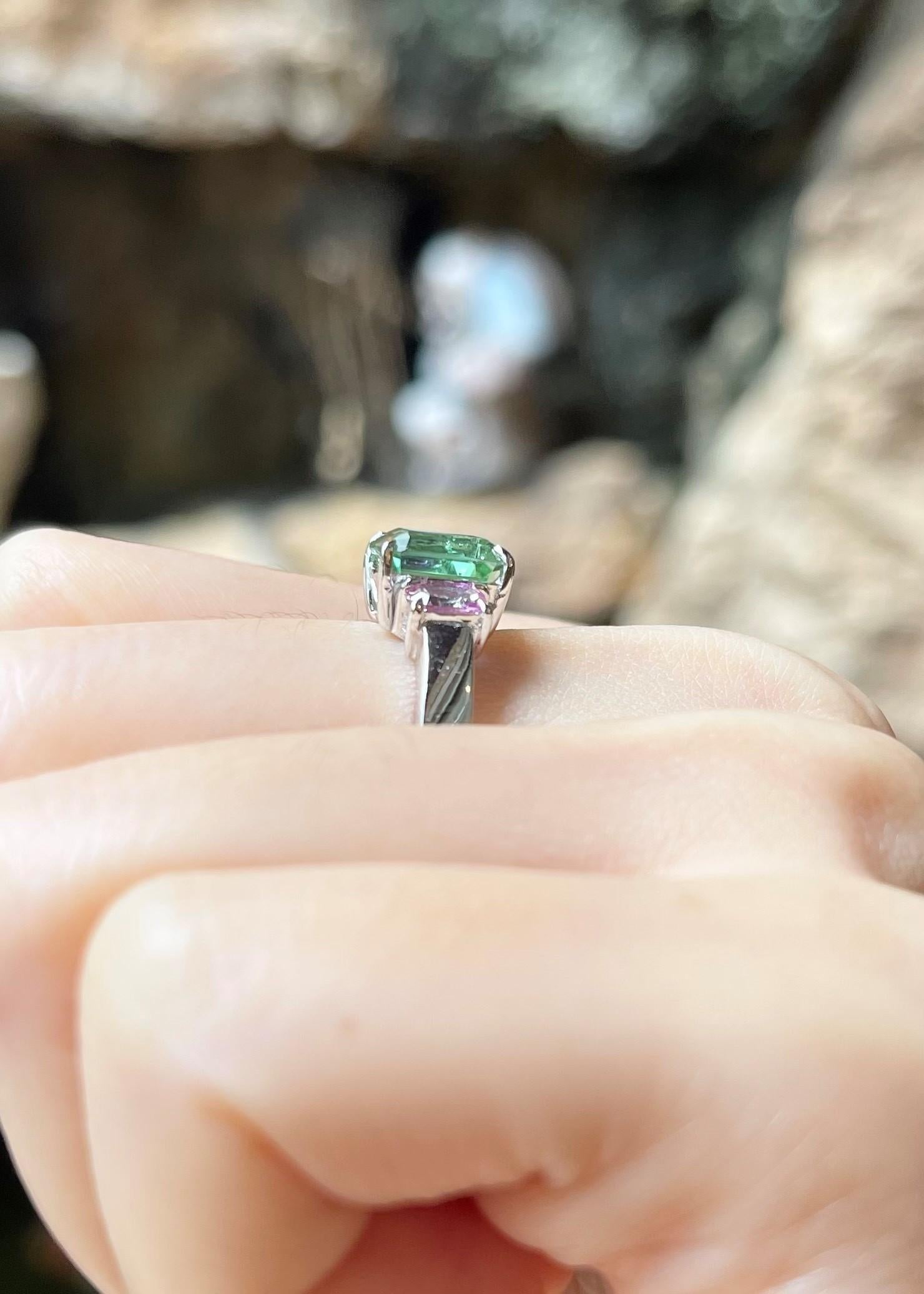 Green Tourmaline with Pink Sapphire Ring set in 18K White Gold Settings For Sale 2