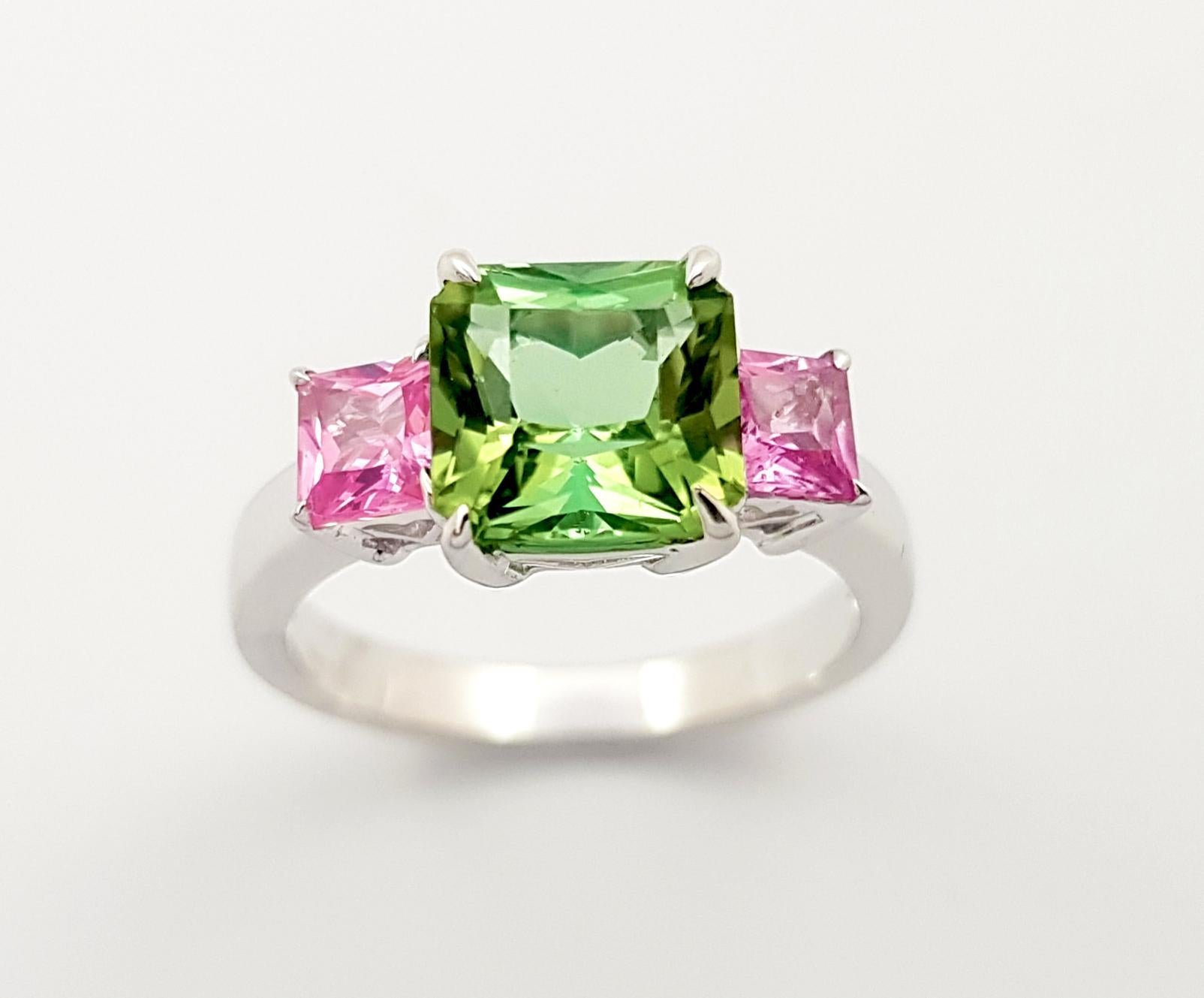 Green Tourmaline with Pink Sapphire Ring set in 18K White Gold Settings For Sale 2