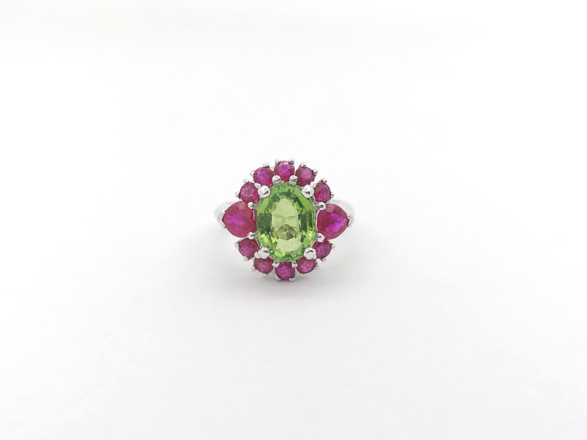 Green Tourmaline with Ruby Ring set in Platinum 950 Settings For Sale 4