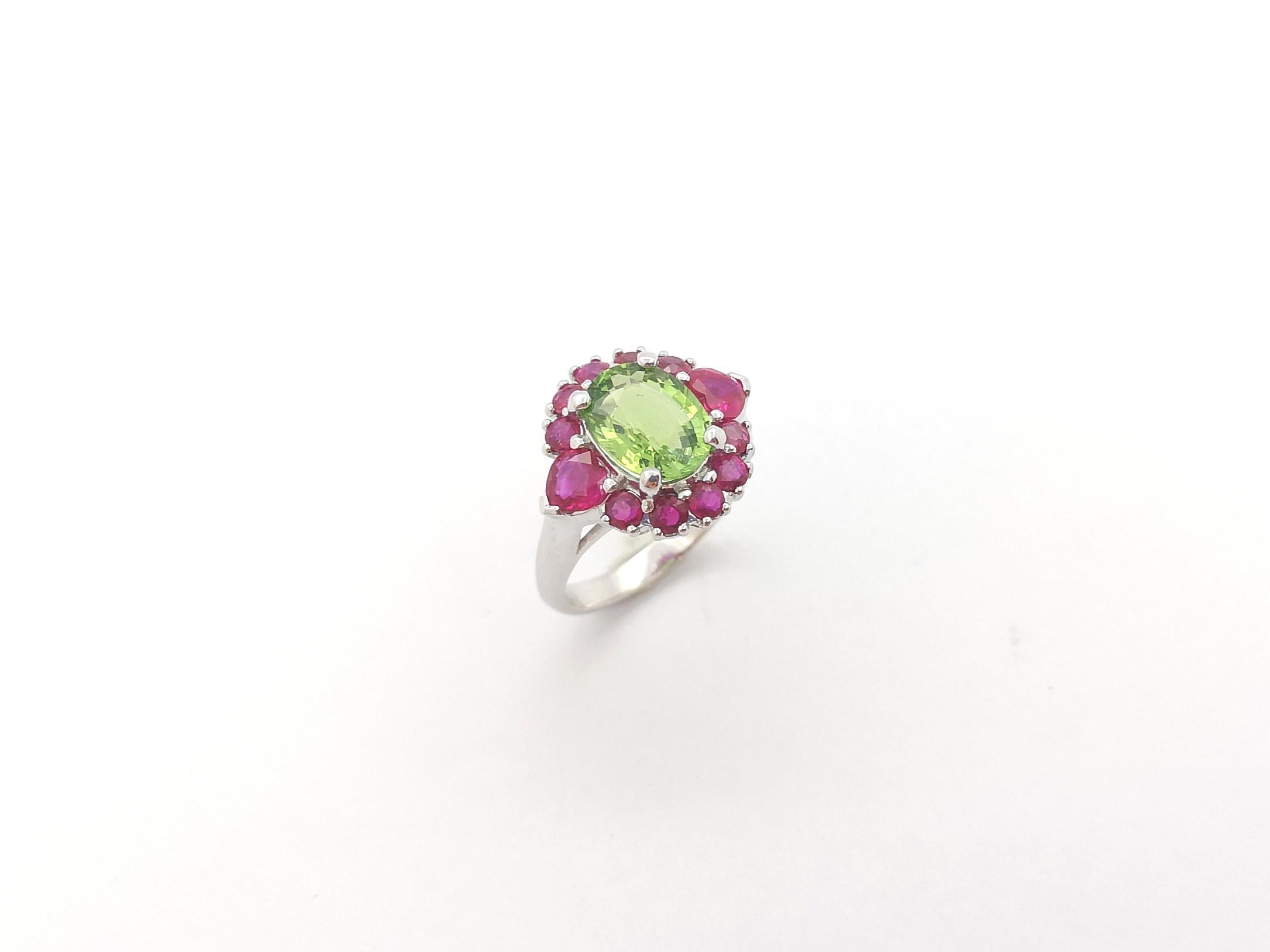 Green Tourmaline with Ruby Ring set in Platinum 950 Settings For Sale 9